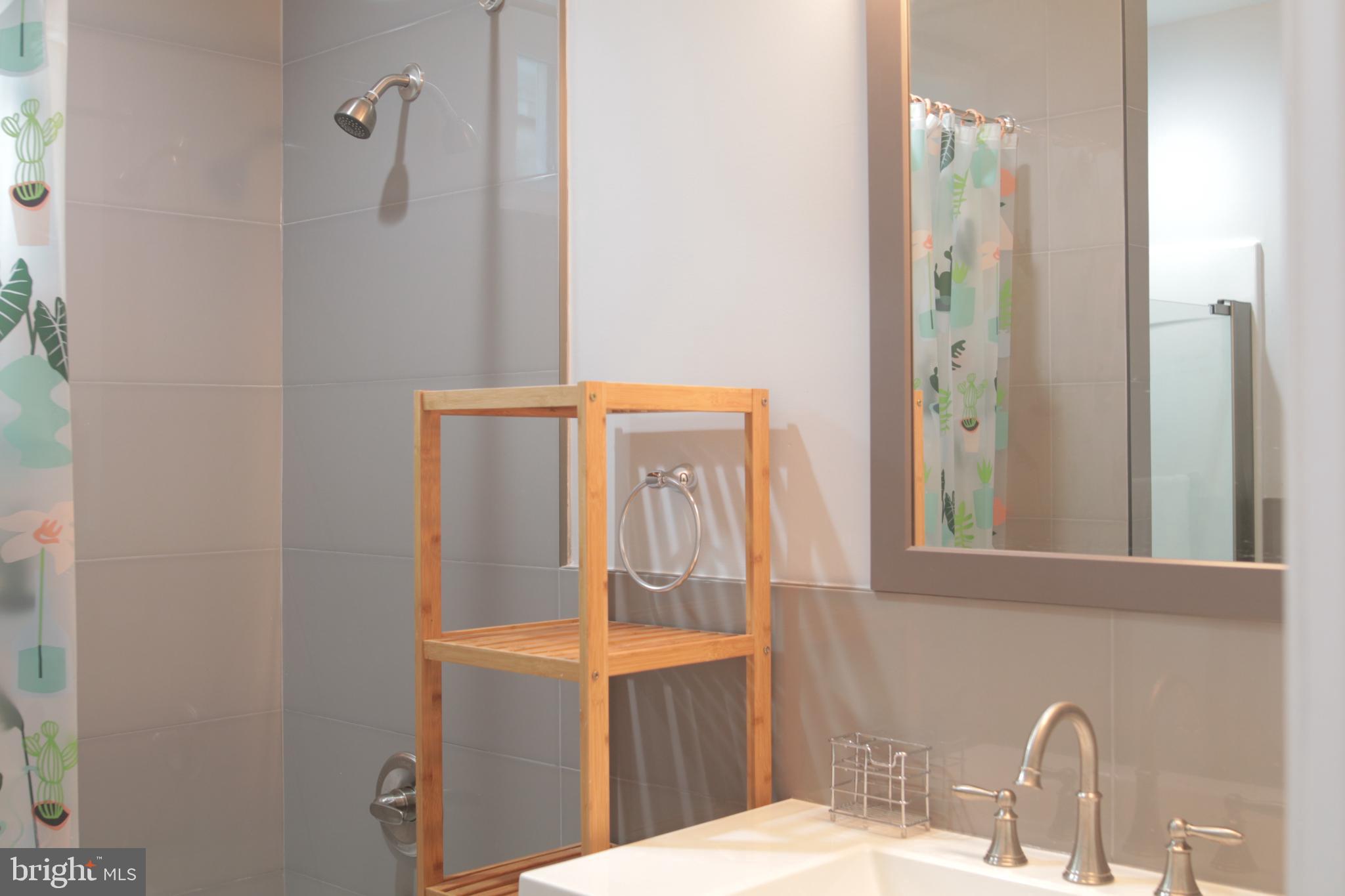 GIRARD ESTATES - Residential Lease