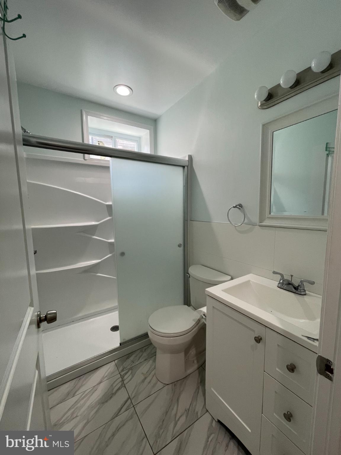 GIRARD ESTATES - Residential Lease