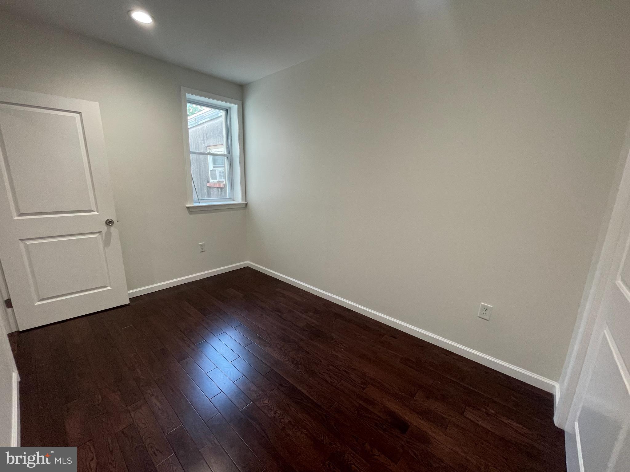 GIRARD ESTATES - Residential Lease