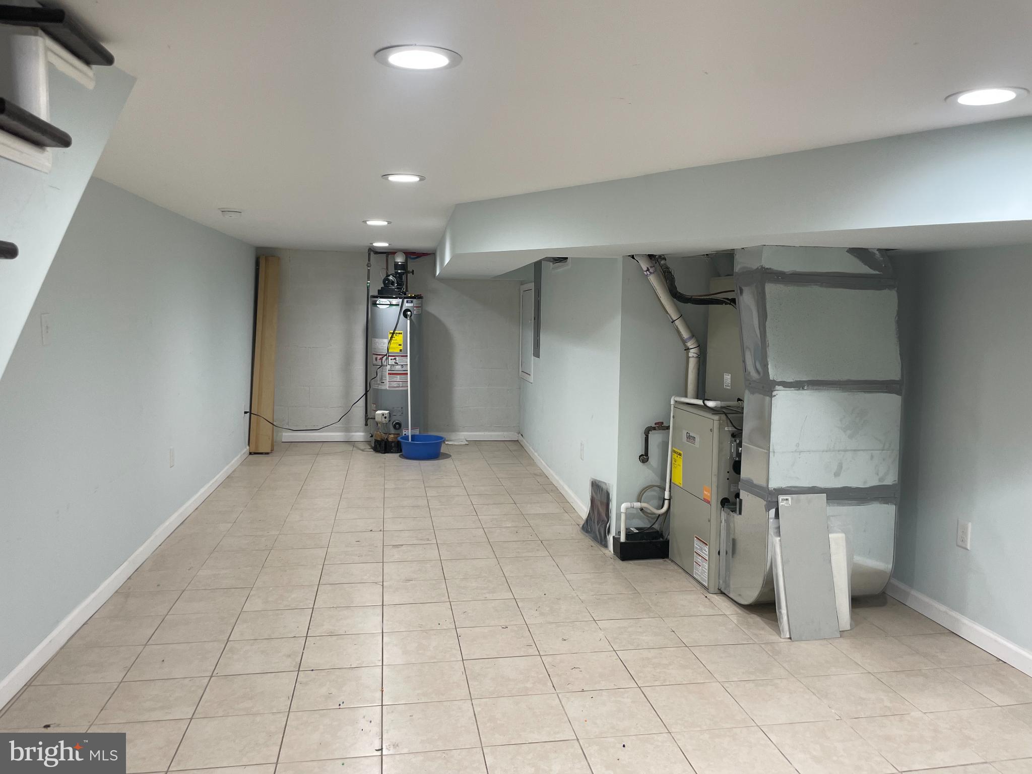 GIRARD ESTATES - Residential Lease