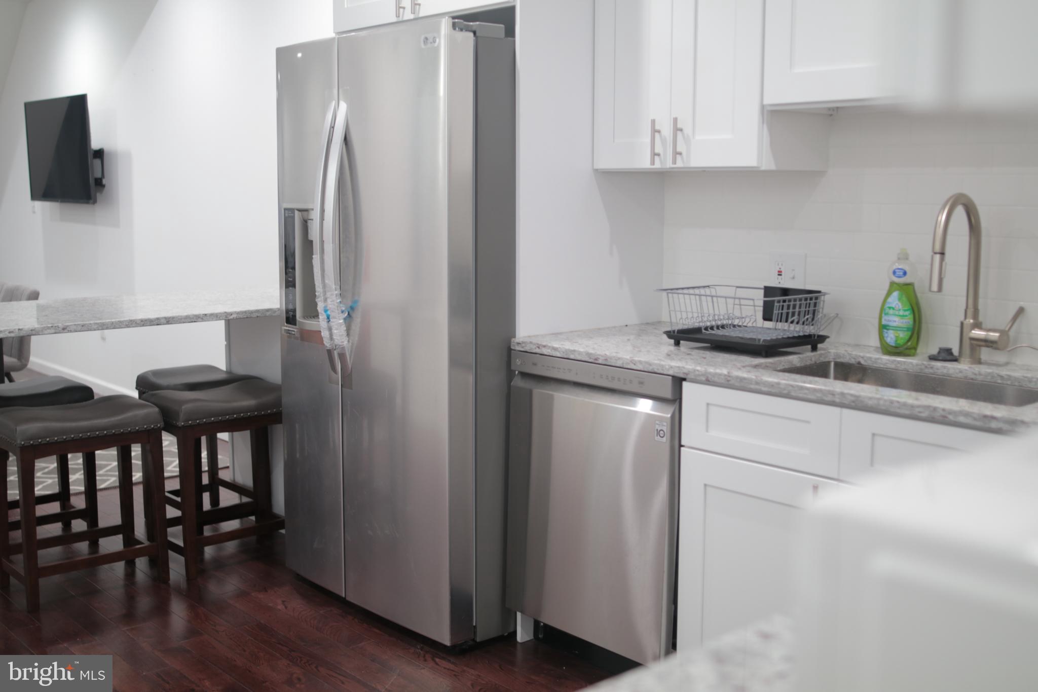 GIRARD ESTATES - Residential Lease