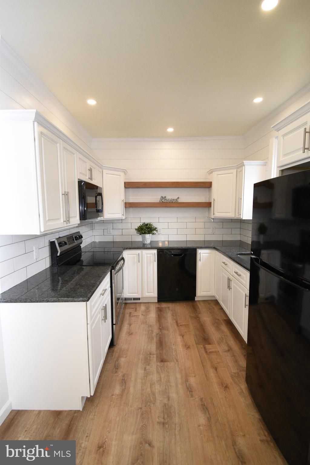 LOWER WINDSOR TWP - Residential