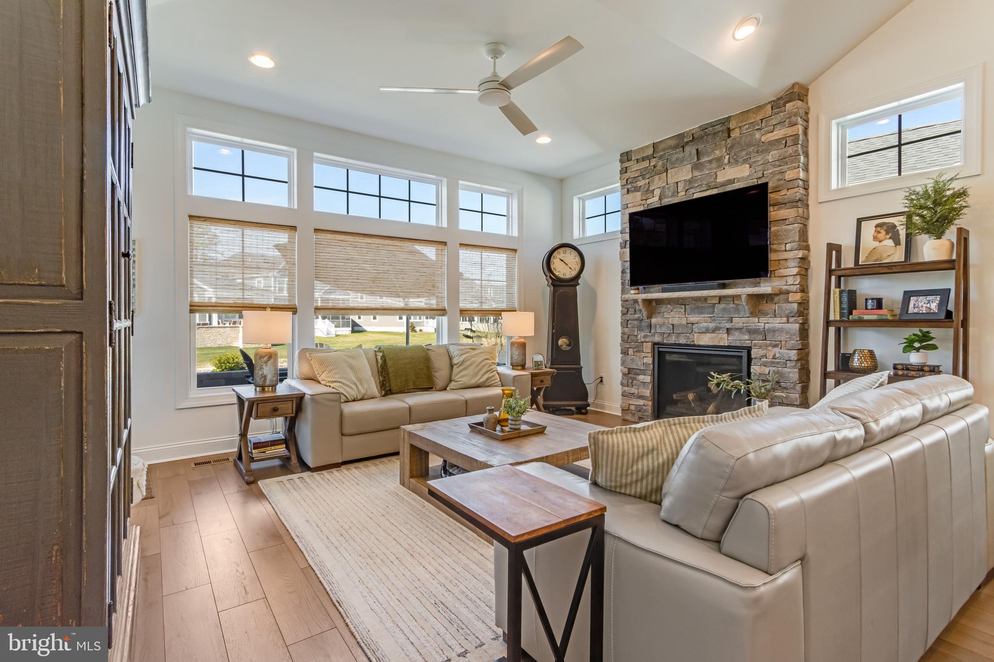 PENINSULA - Residential