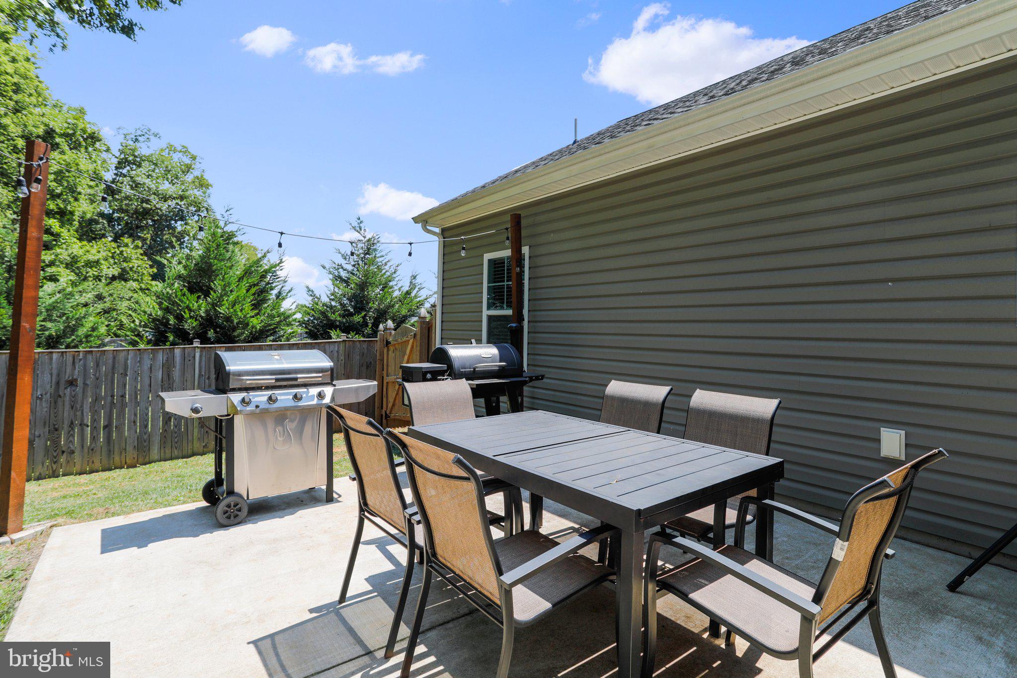 CRESTFIELD - Residential