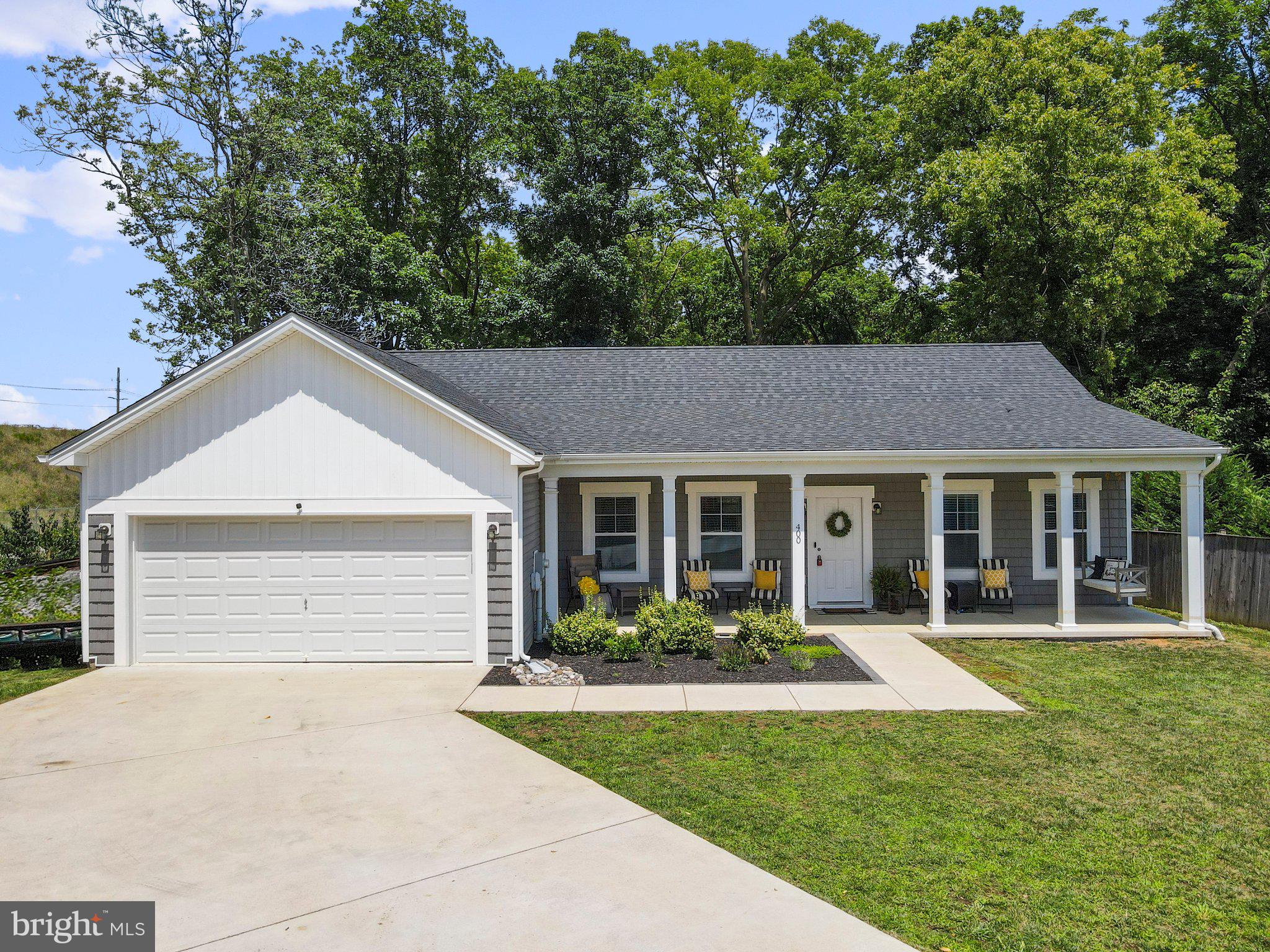 CRESTFIELD - Residential