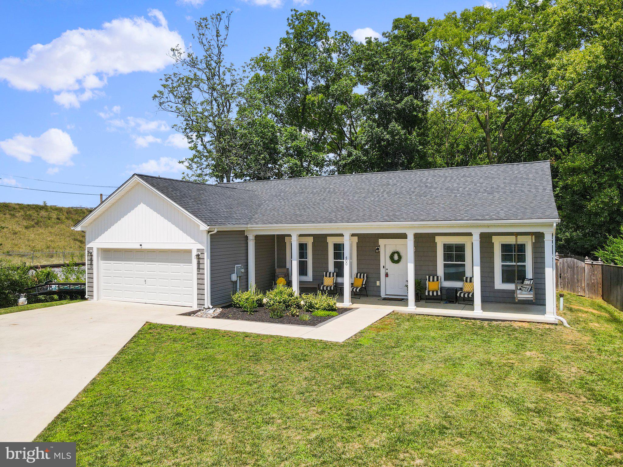 CRESTFIELD - Residential