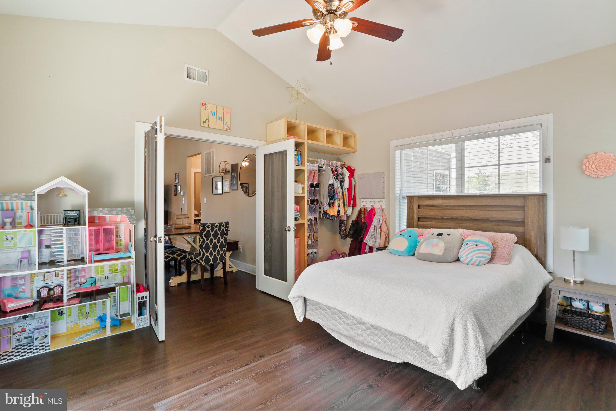 CRESTFIELD - Residential