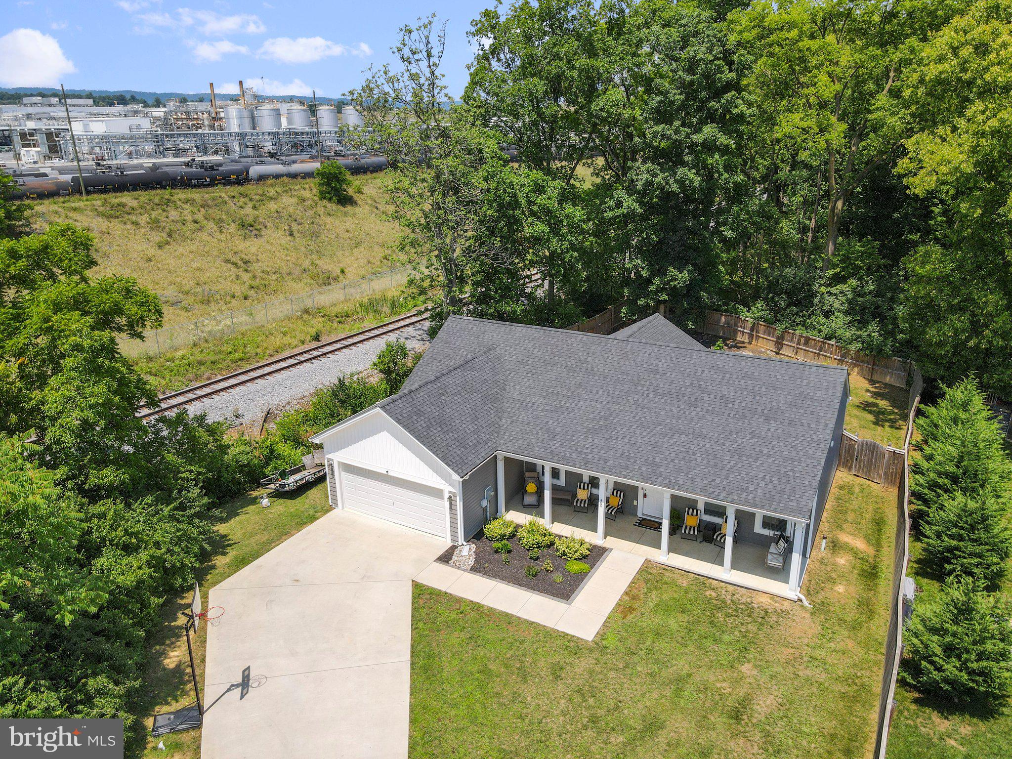 CRESTFIELD - Residential