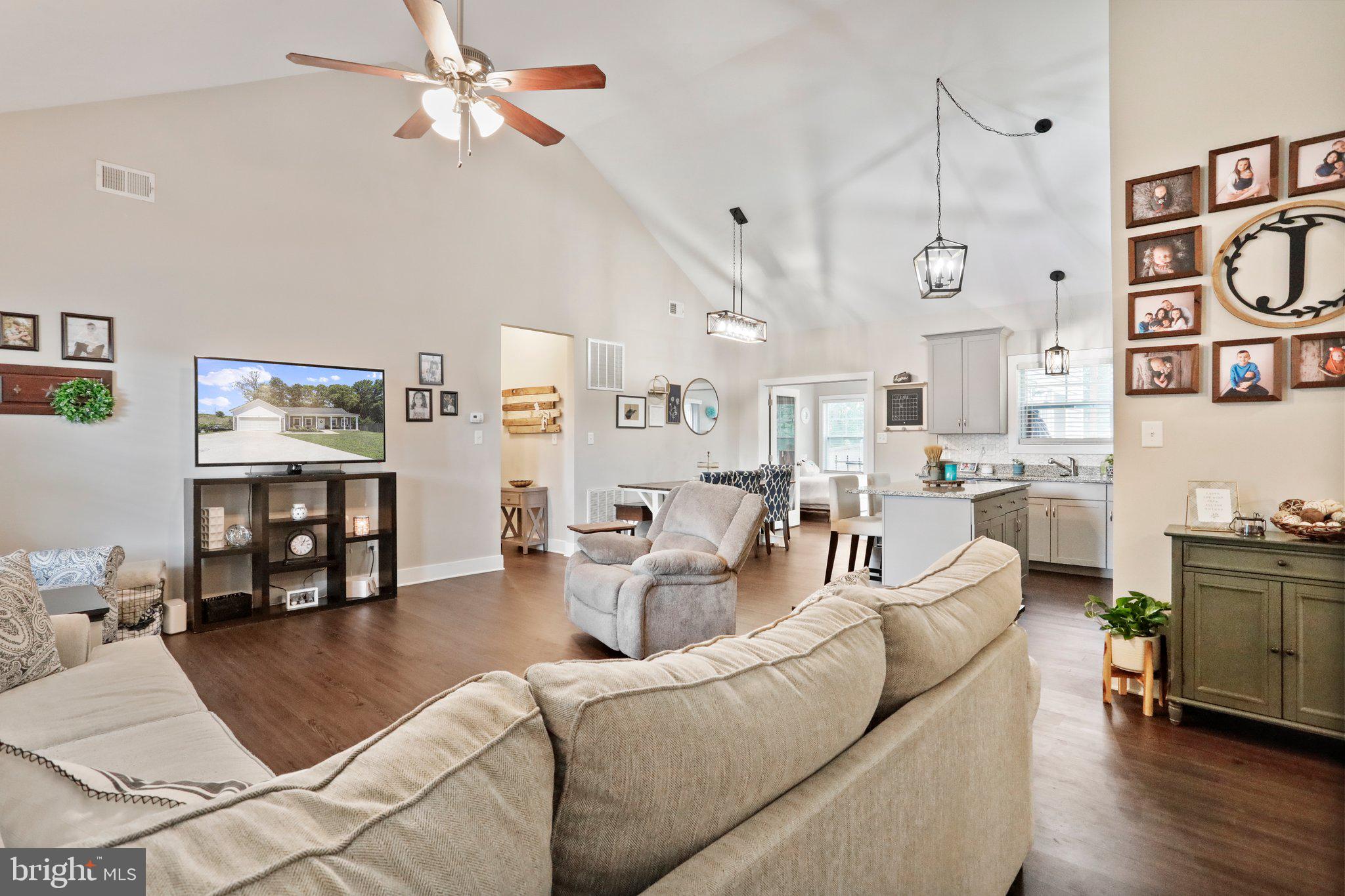 CRESTFIELD - Residential