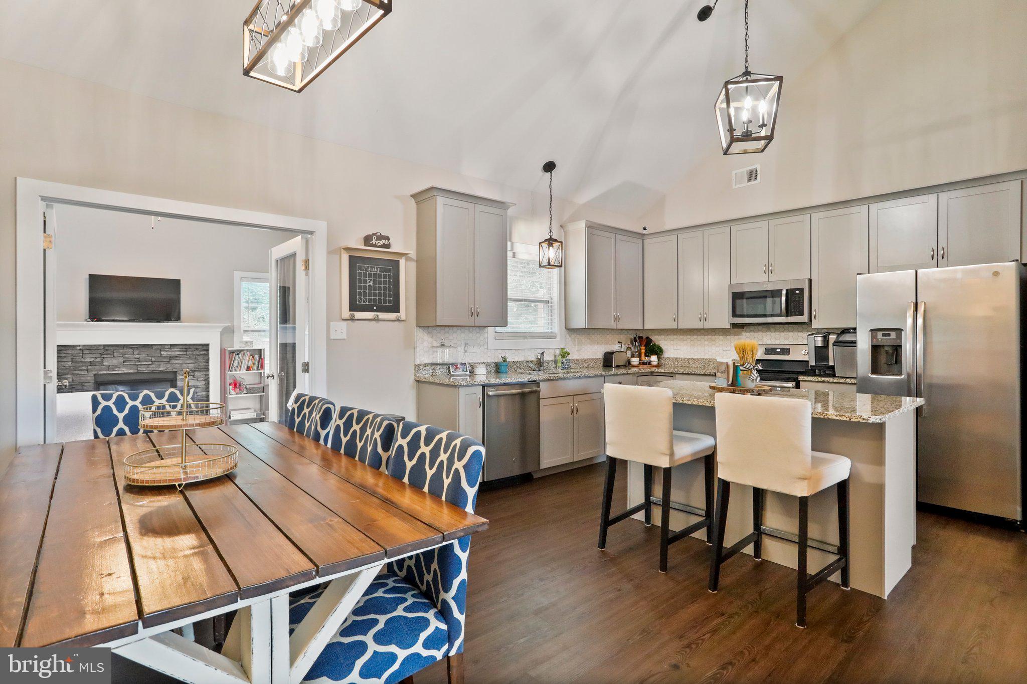 CRESTFIELD - Residential