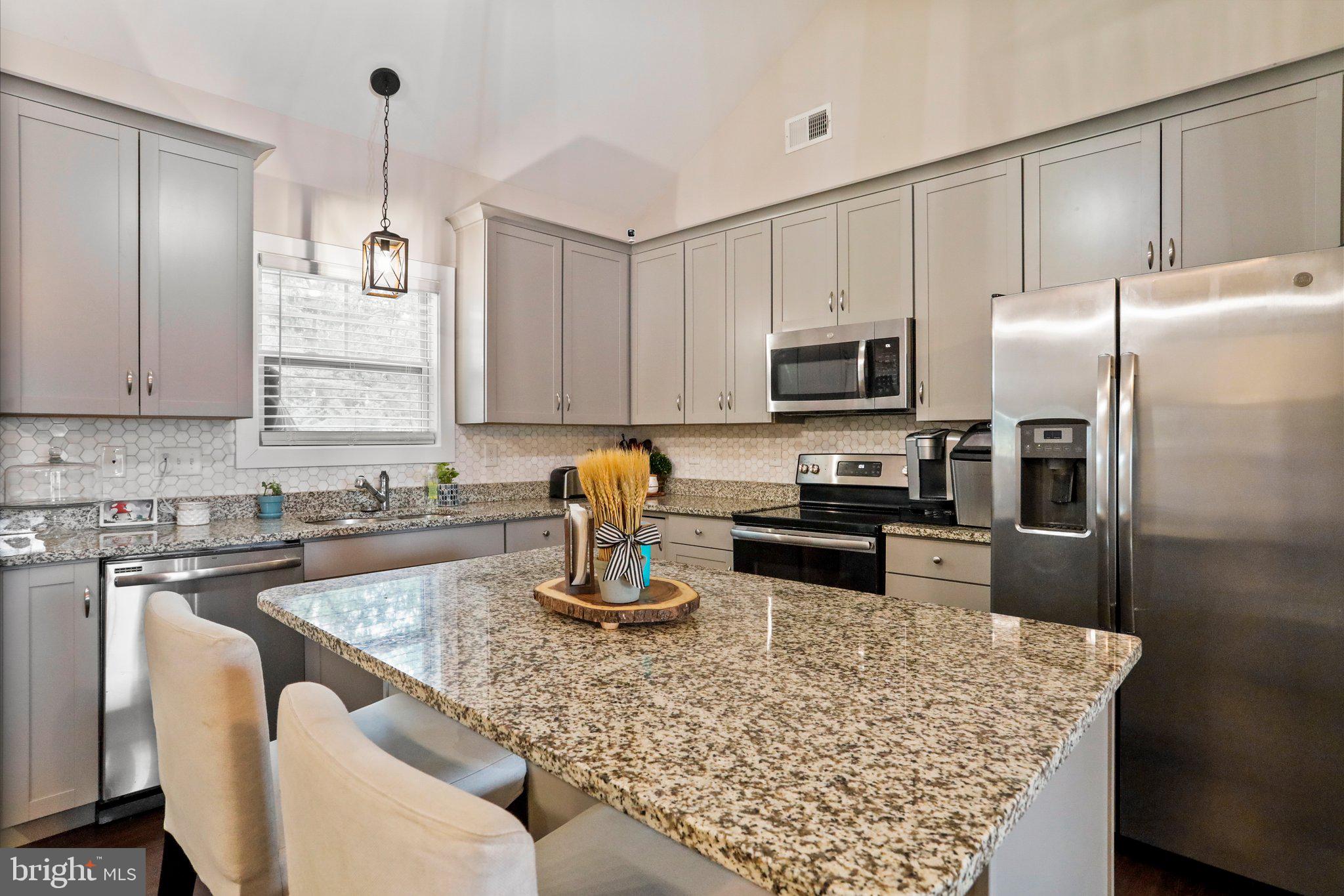 CRESTFIELD - Residential