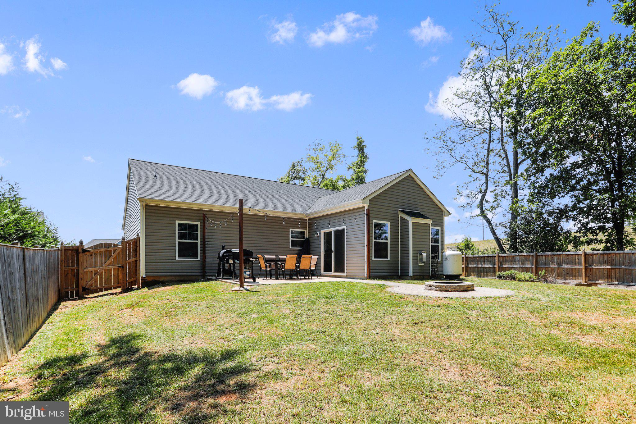 CRESTFIELD - Residential