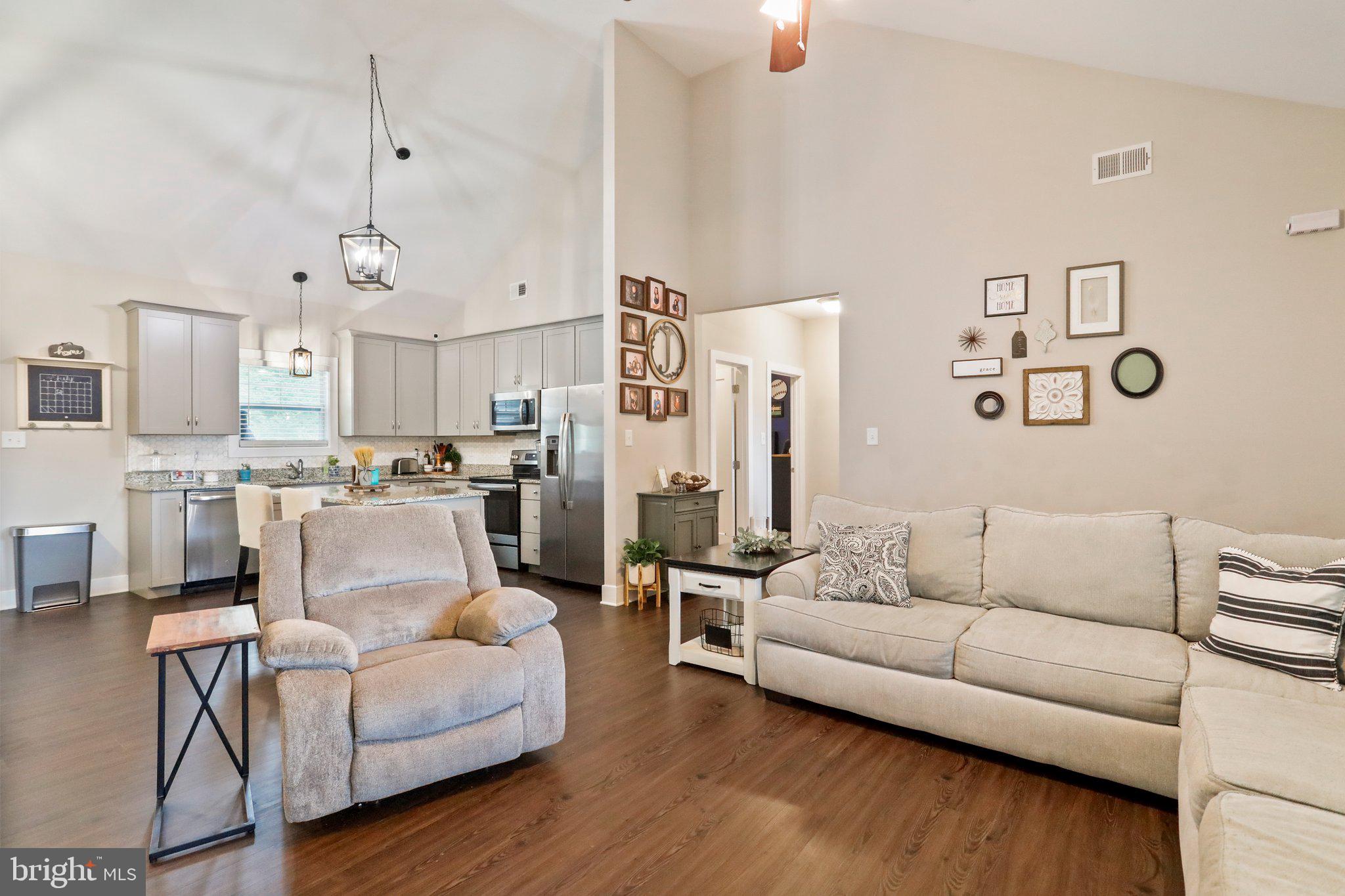 CRESTFIELD - Residential