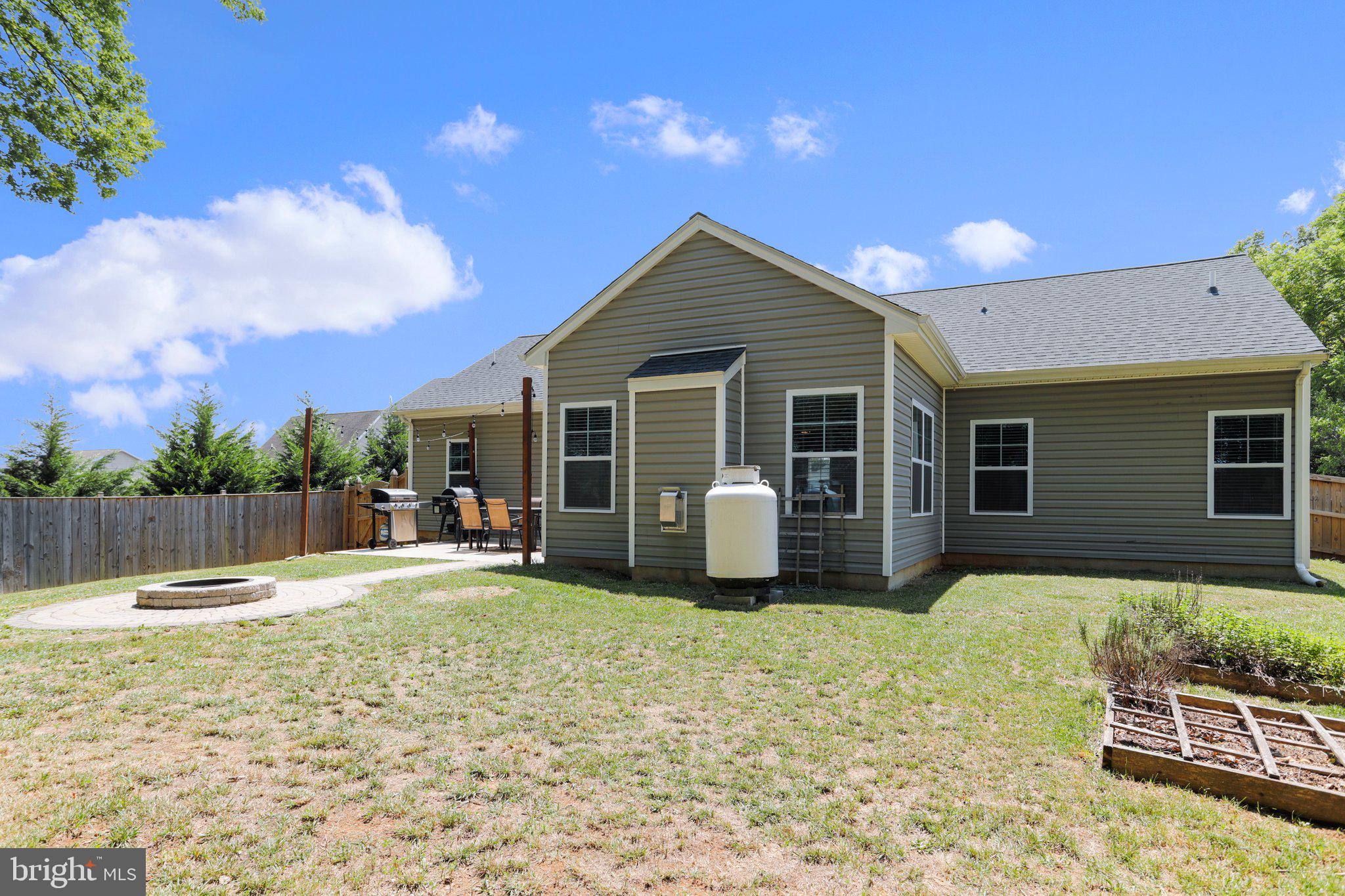 CRESTFIELD - Residential