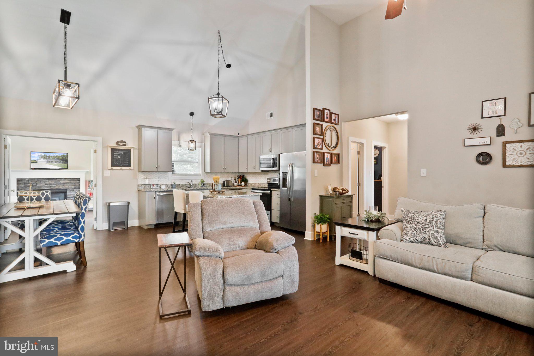 CRESTFIELD - Residential