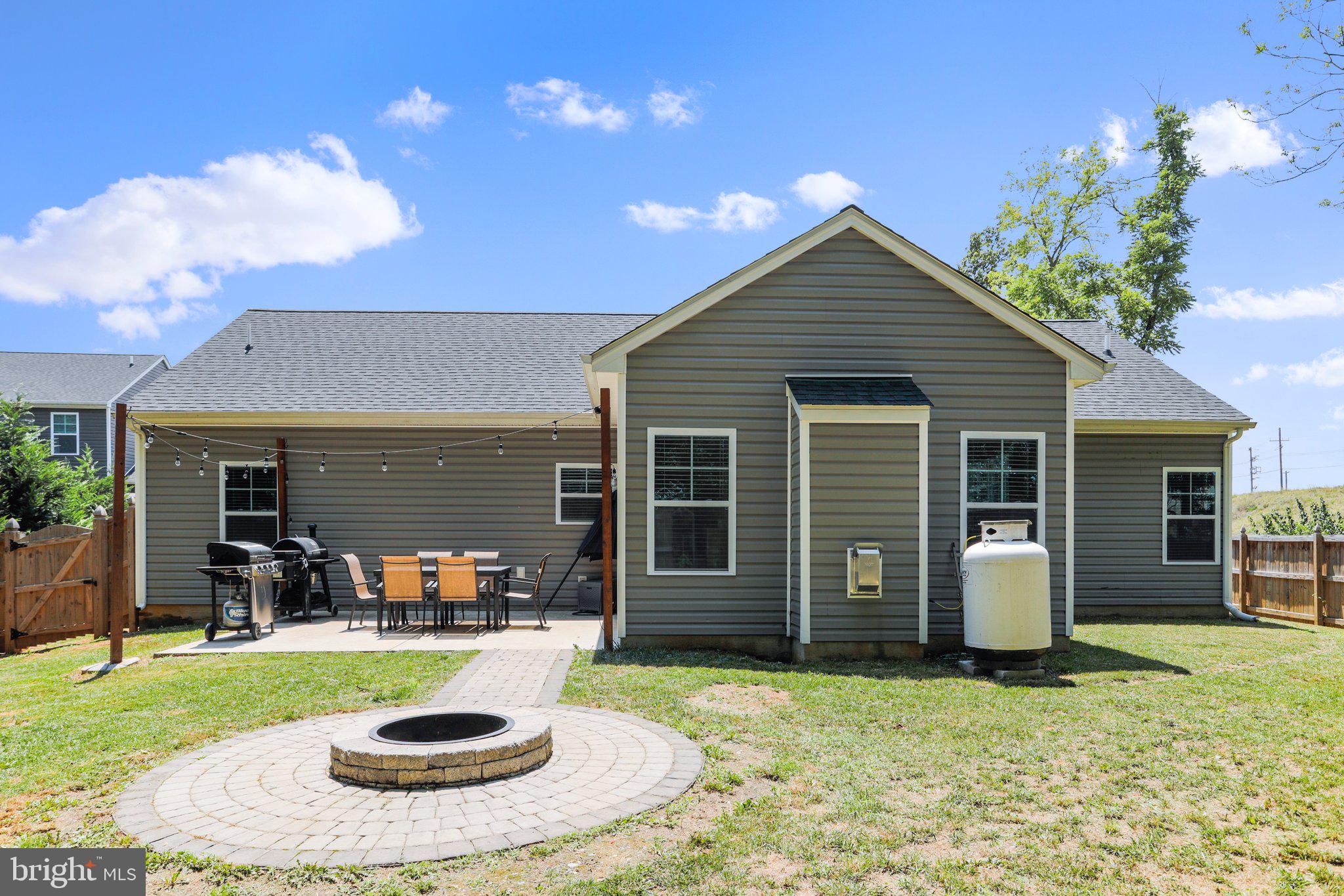 CRESTFIELD - Residential