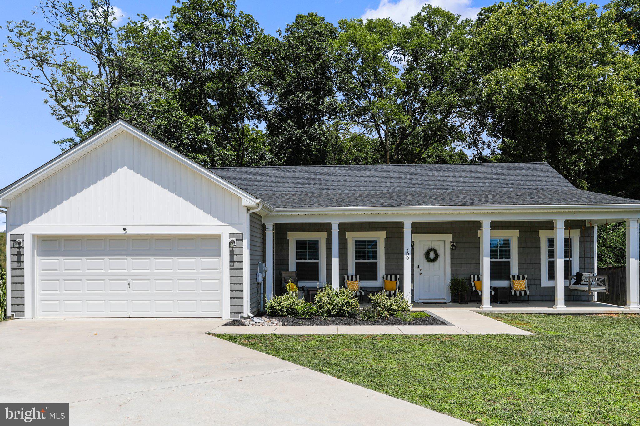 CRESTFIELD - Residential