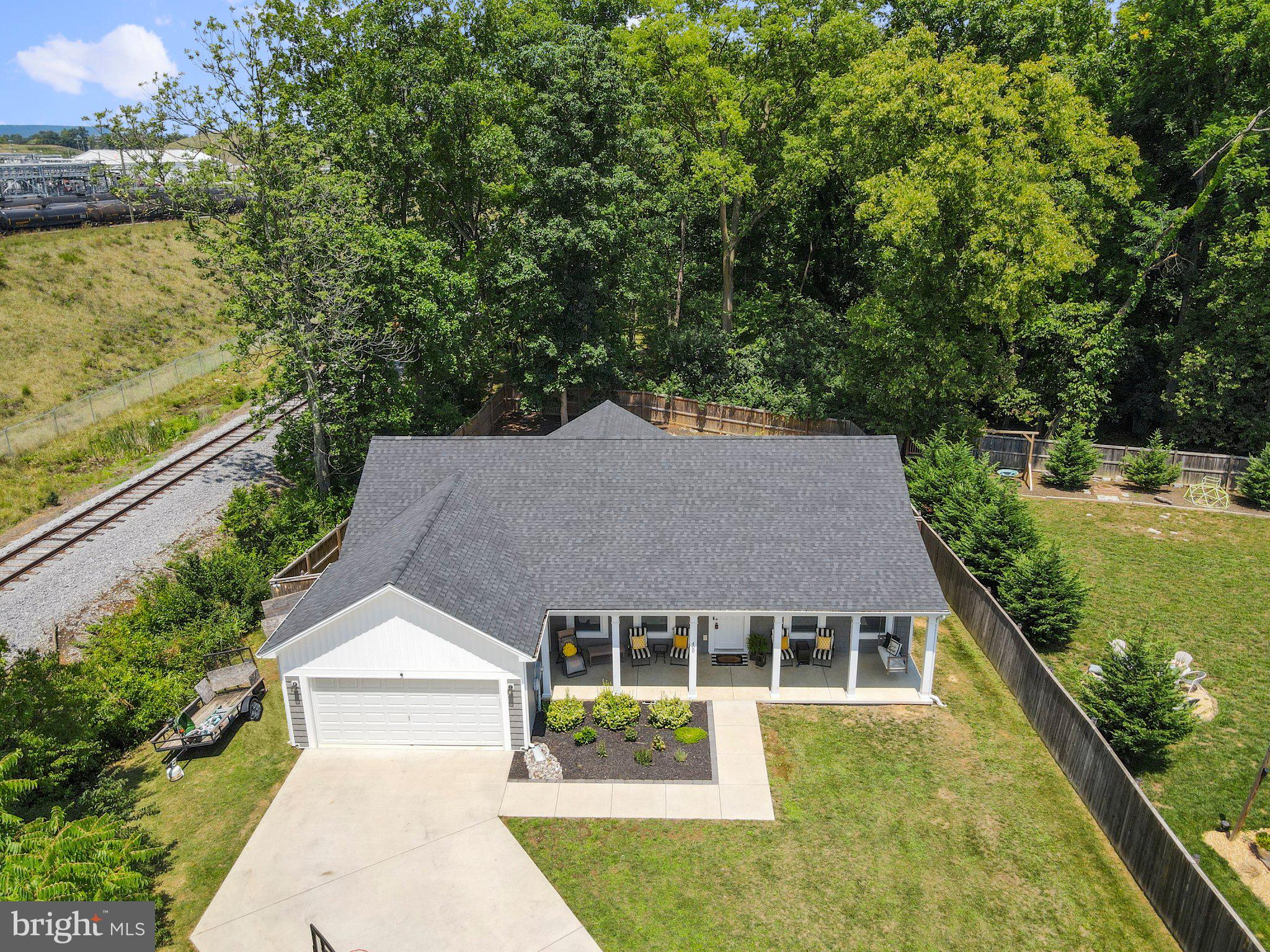 CRESTFIELD - Residential