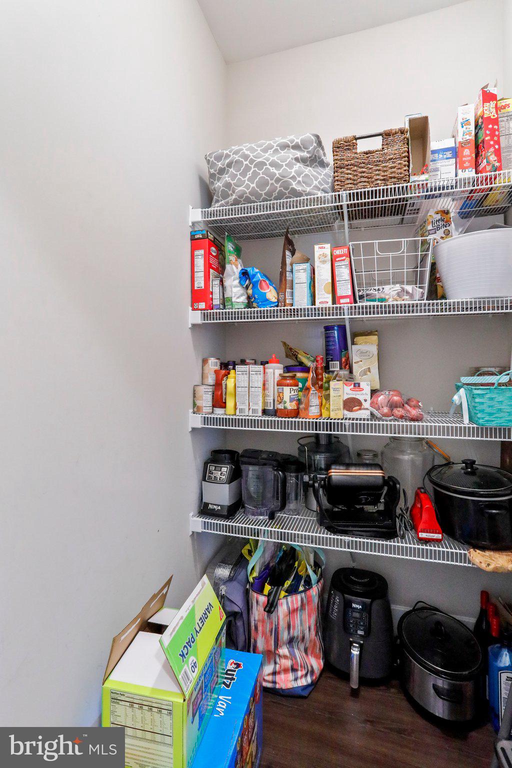 CRESTFIELD - Residential