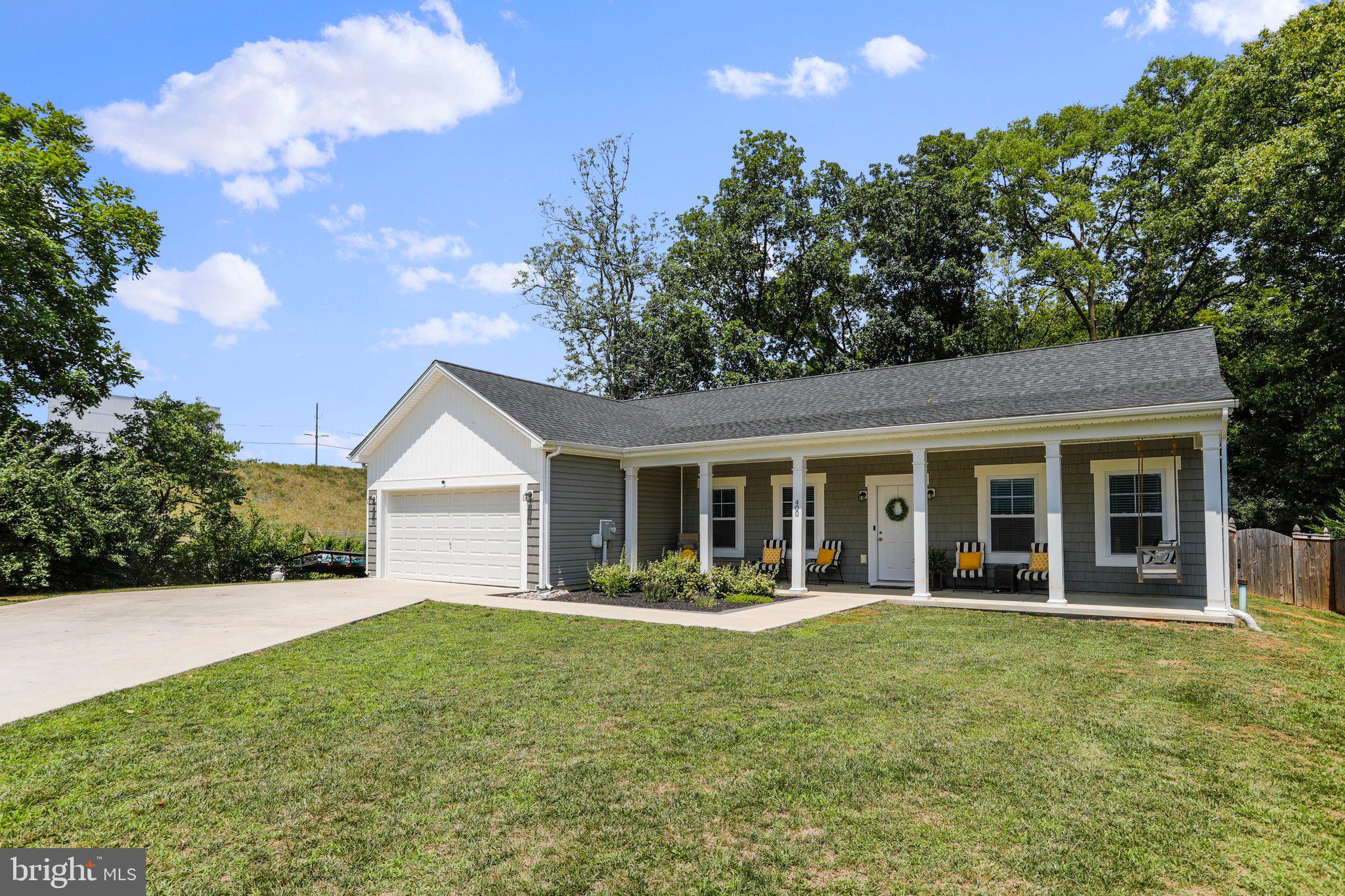 CRESTFIELD - Residential