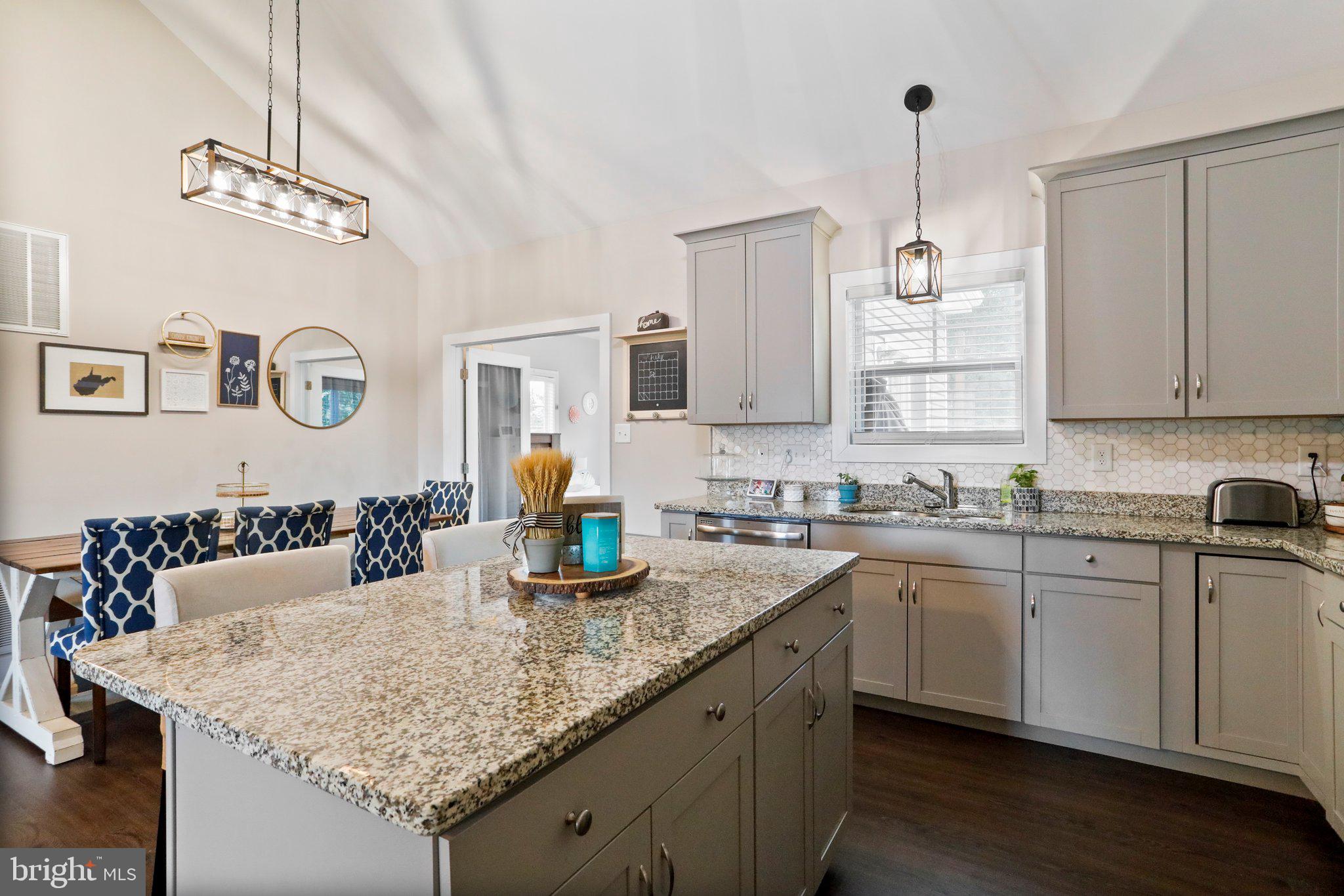 CRESTFIELD - Residential