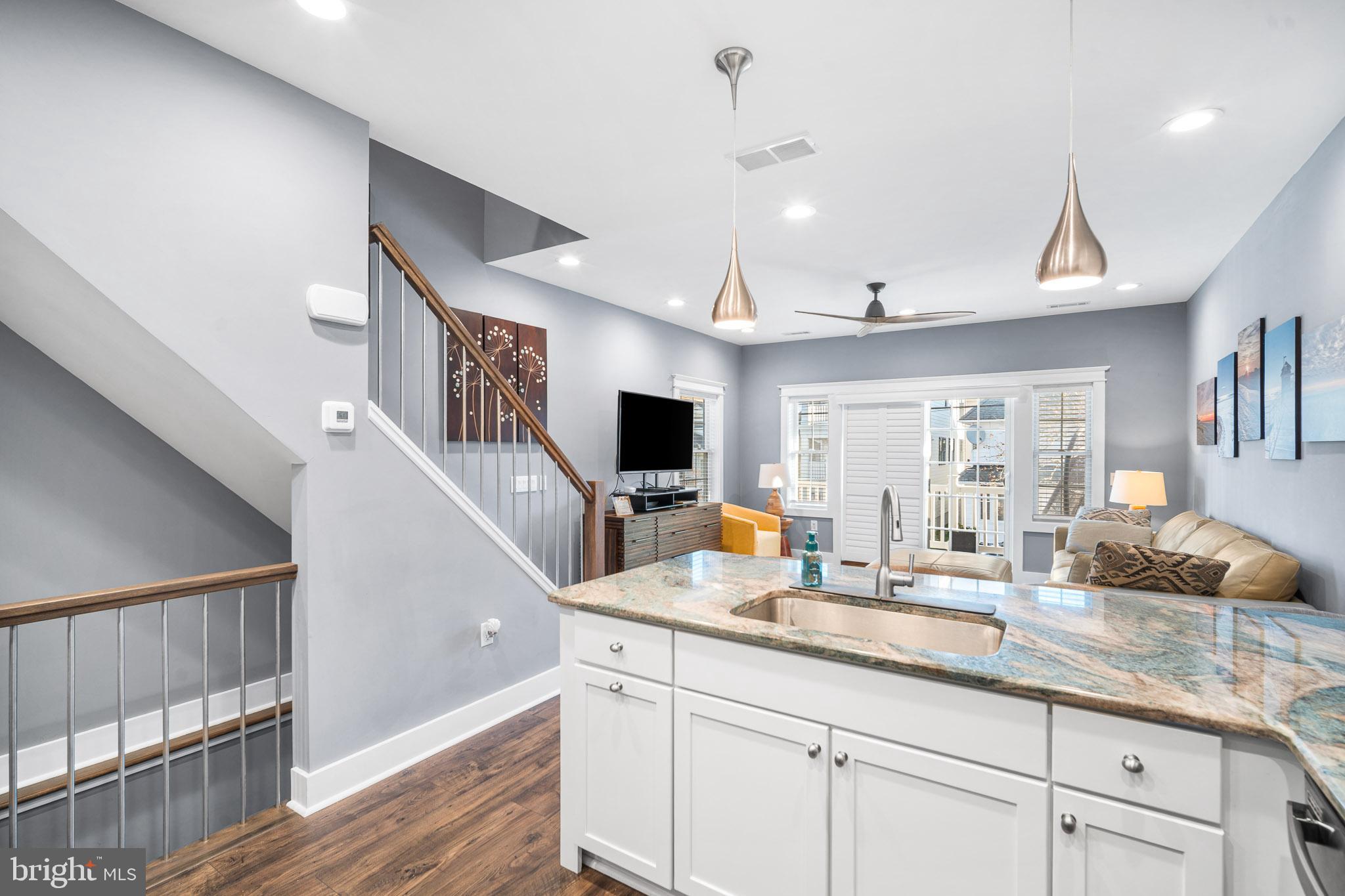 2 N BATON ROUGE AVENUE B