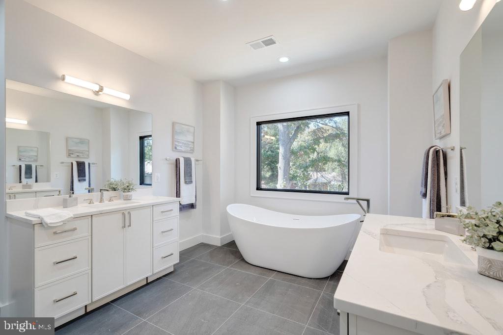 ROCK SPRING - Residential