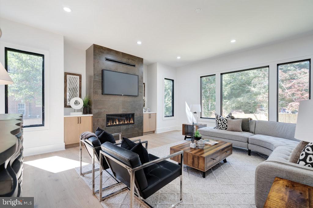 ROCK SPRING - Residential