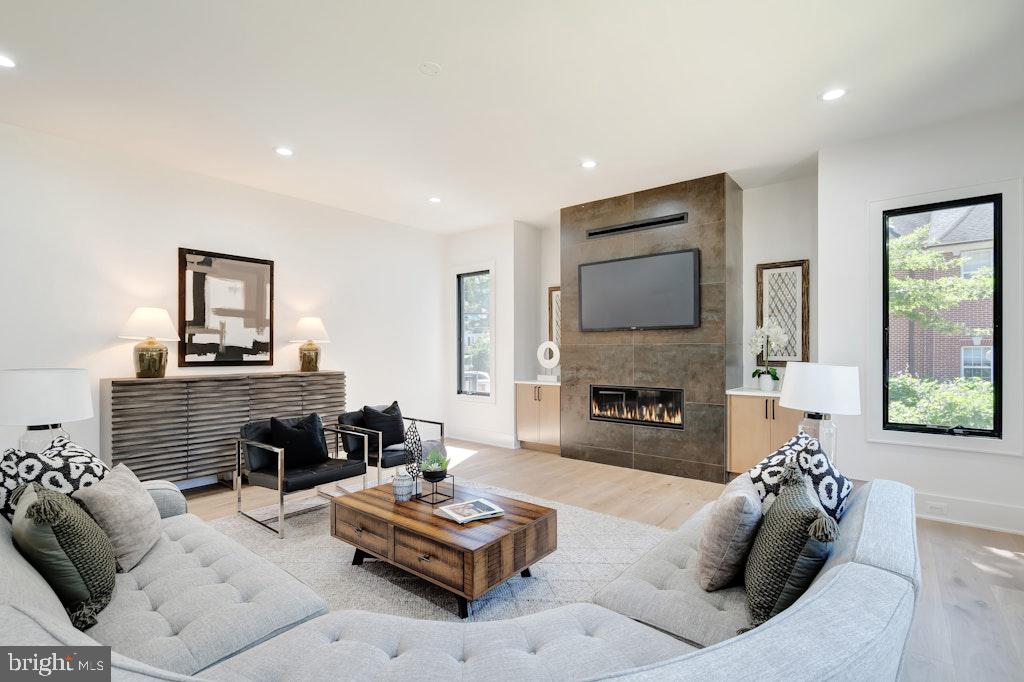 ROCK SPRING - Residential