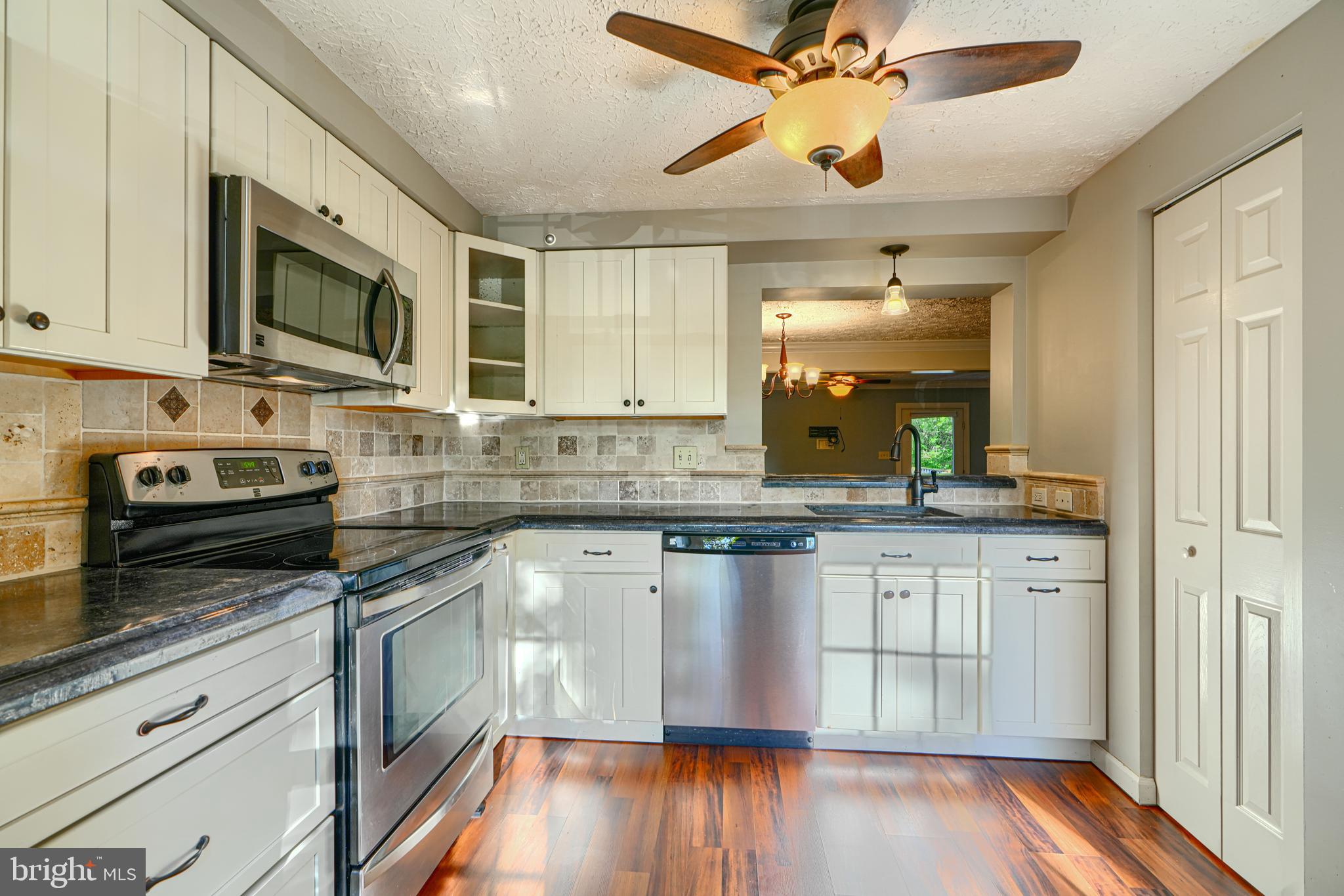 VILLAGE OF THOMAS RUN - Residential Lease