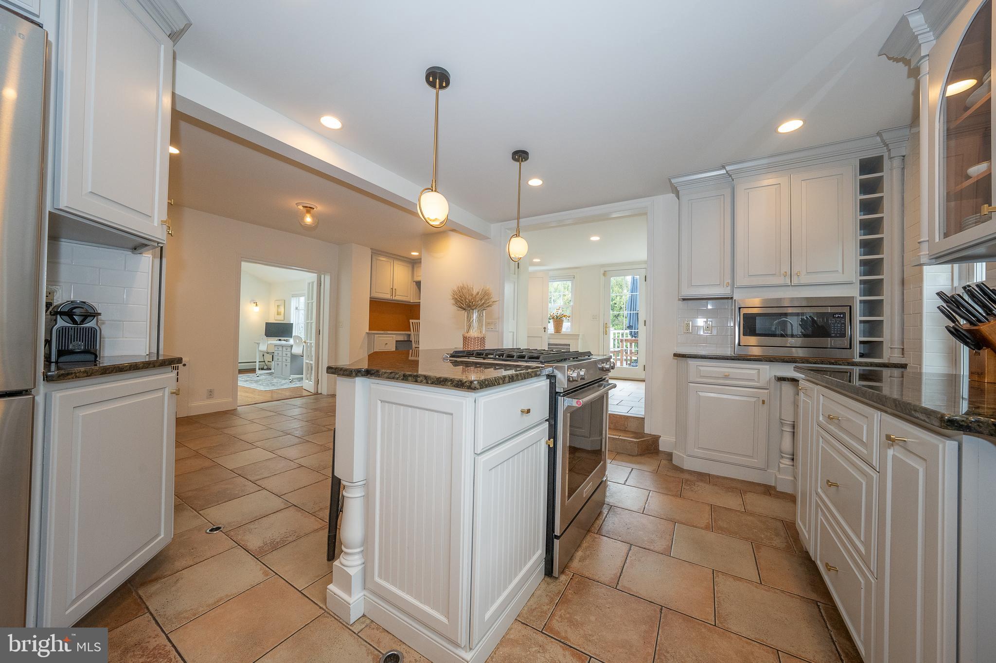 WYNNEWOOD - Residential