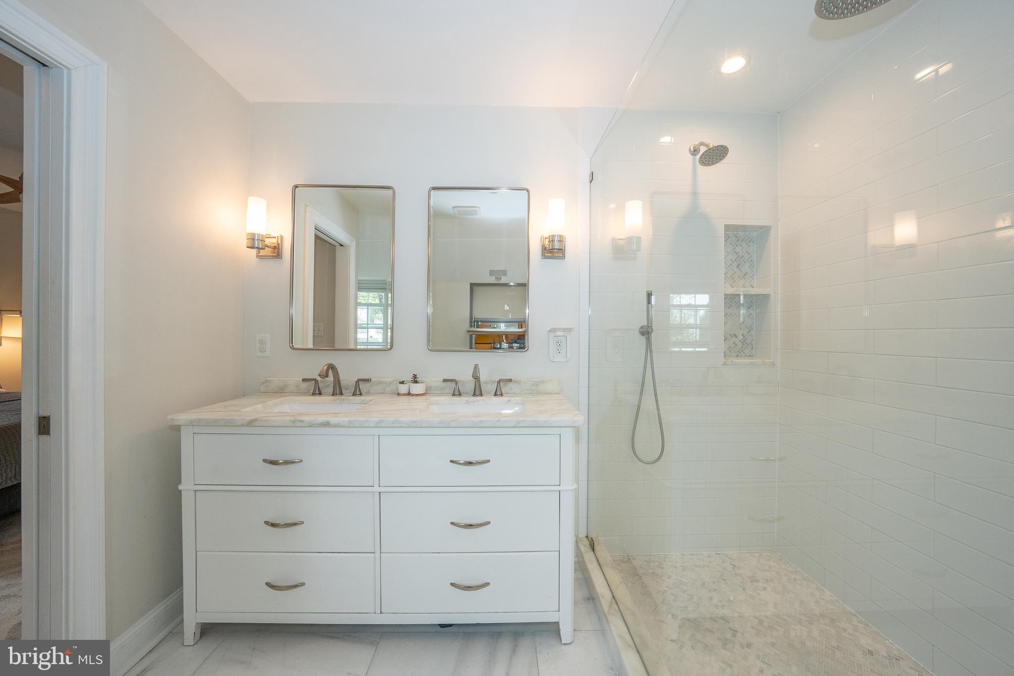 WYNNEWOOD - Residential