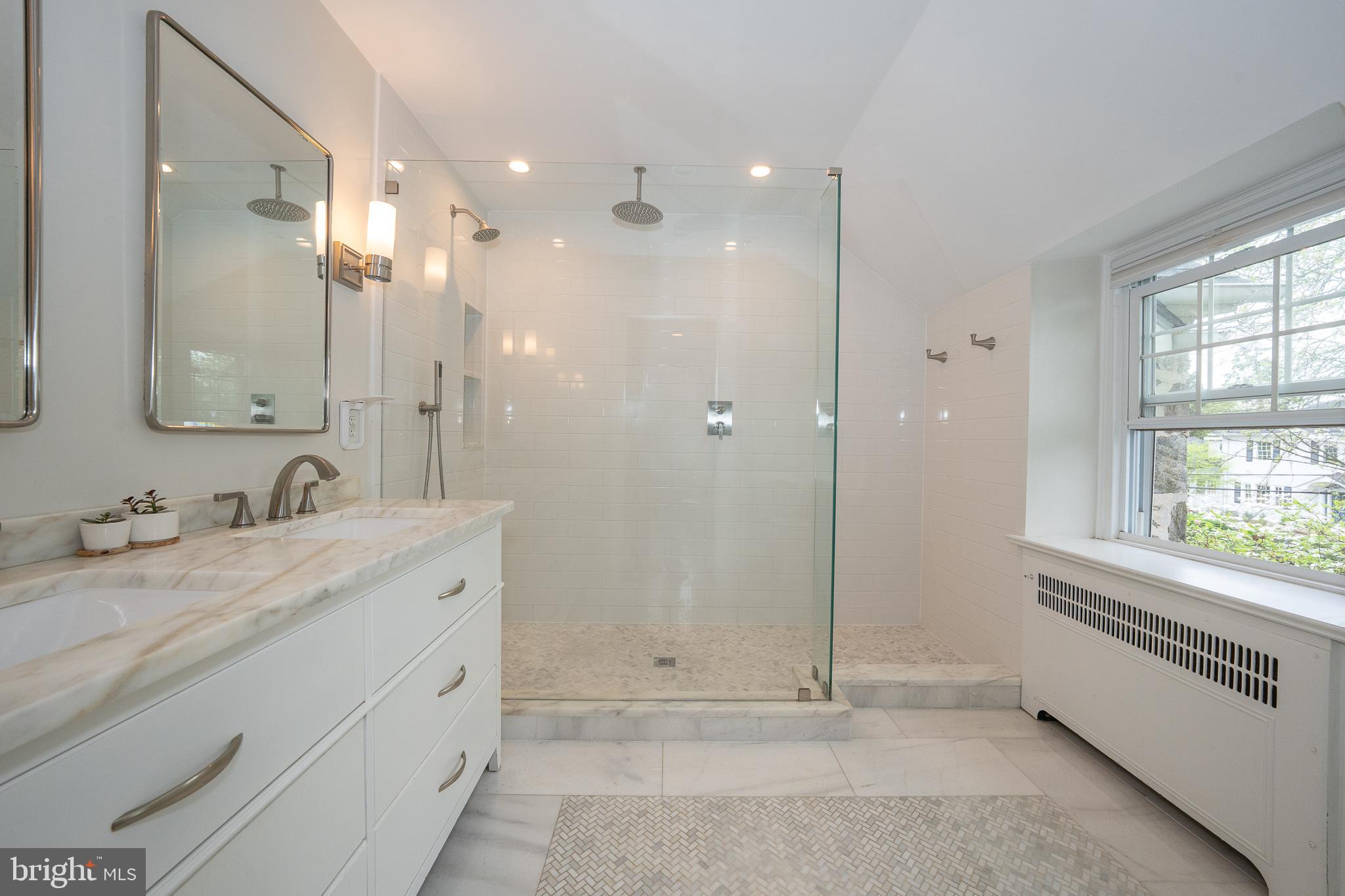 WYNNEWOOD - Residential