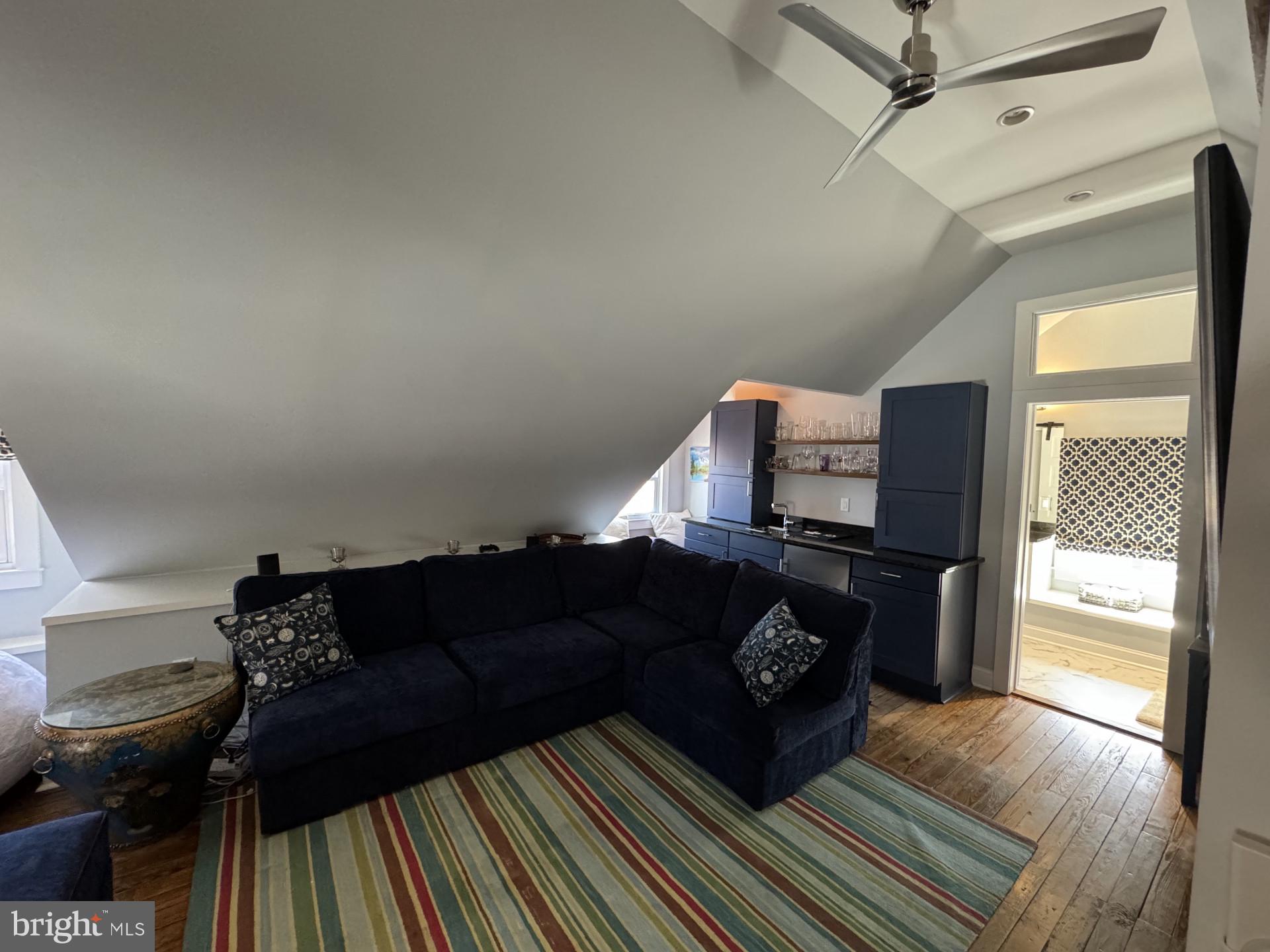 MOUNT WASHINGTON - Residential