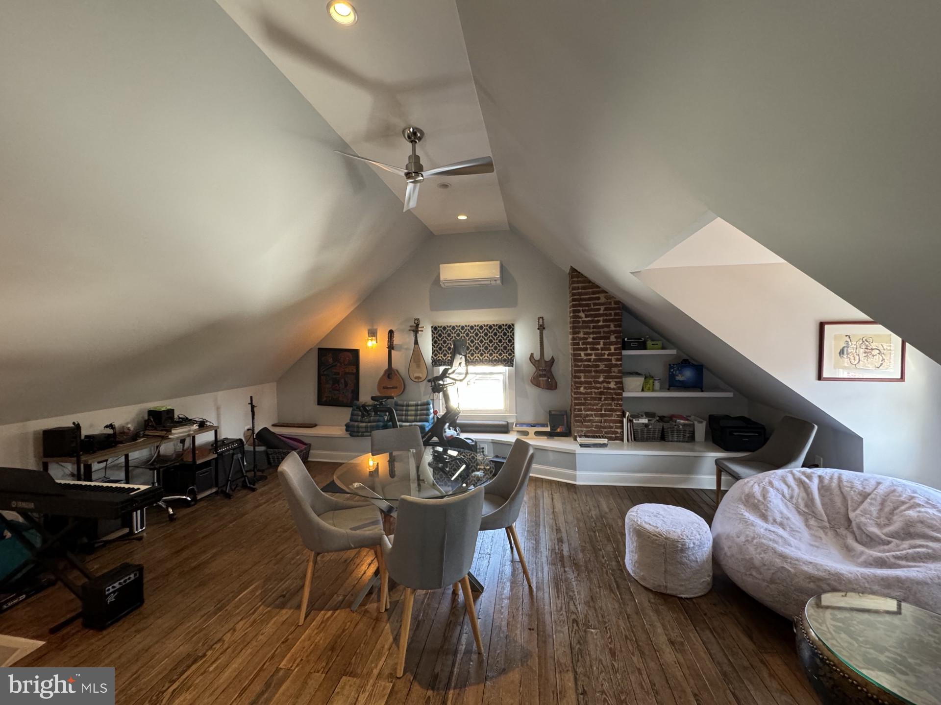 MOUNT WASHINGTON - Residential