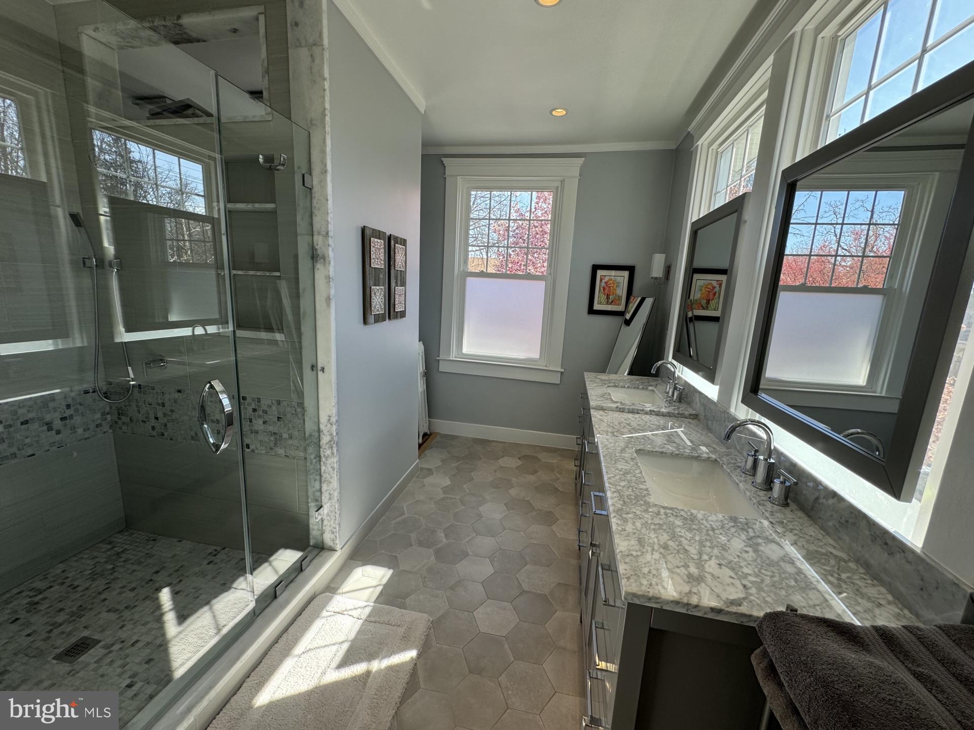 MOUNT WASHINGTON - Residential