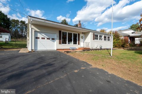 53 W MAPLE STREET WRIGHTSVILLE PA 17368