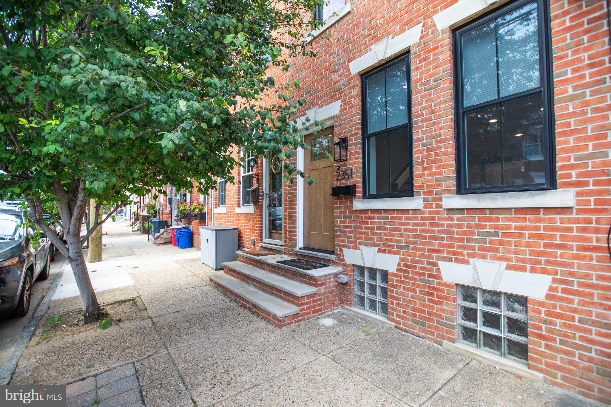 2351 E HAGERT STREET