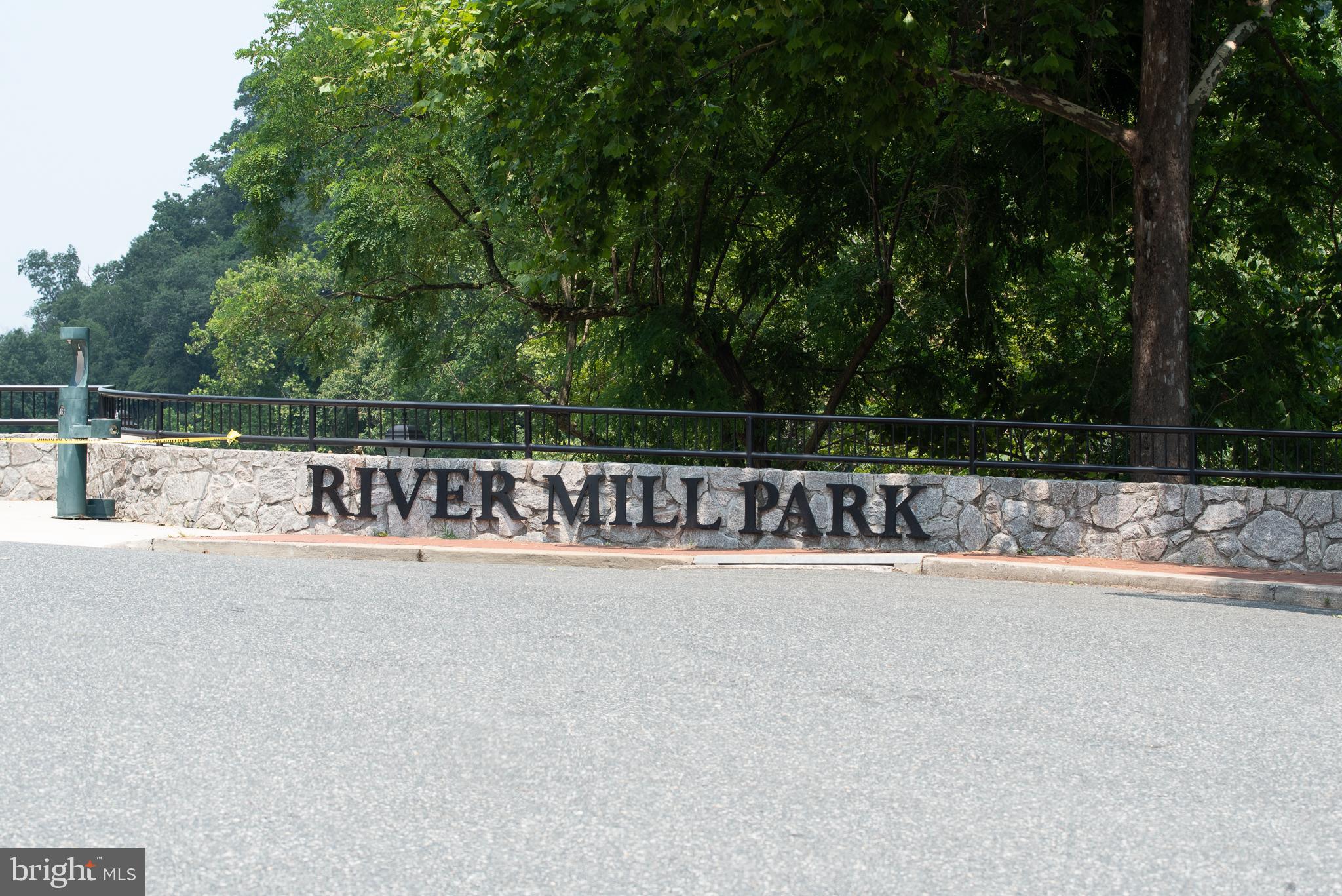 LAKE RIDGE - Residential