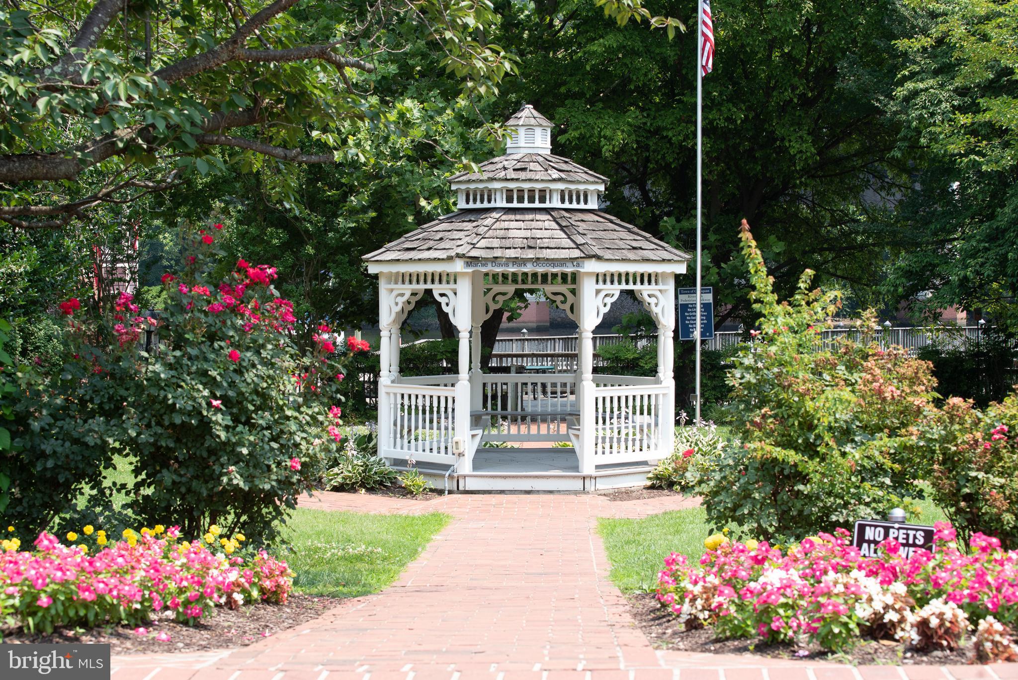 LAKE RIDGE - Residential