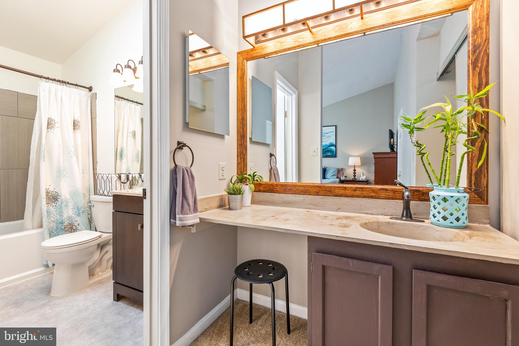 LAKE RIDGE - Residential