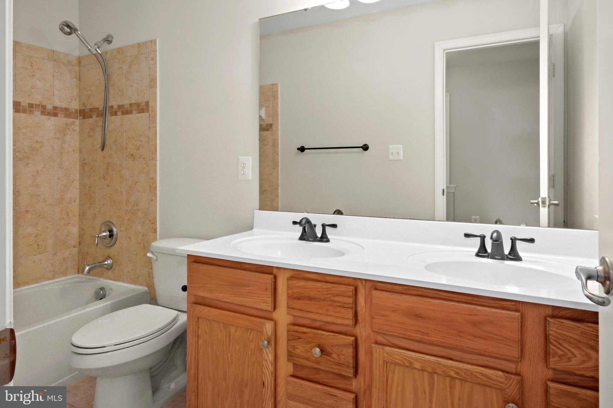 STAFFORD LAKES VILLAGE - Residential