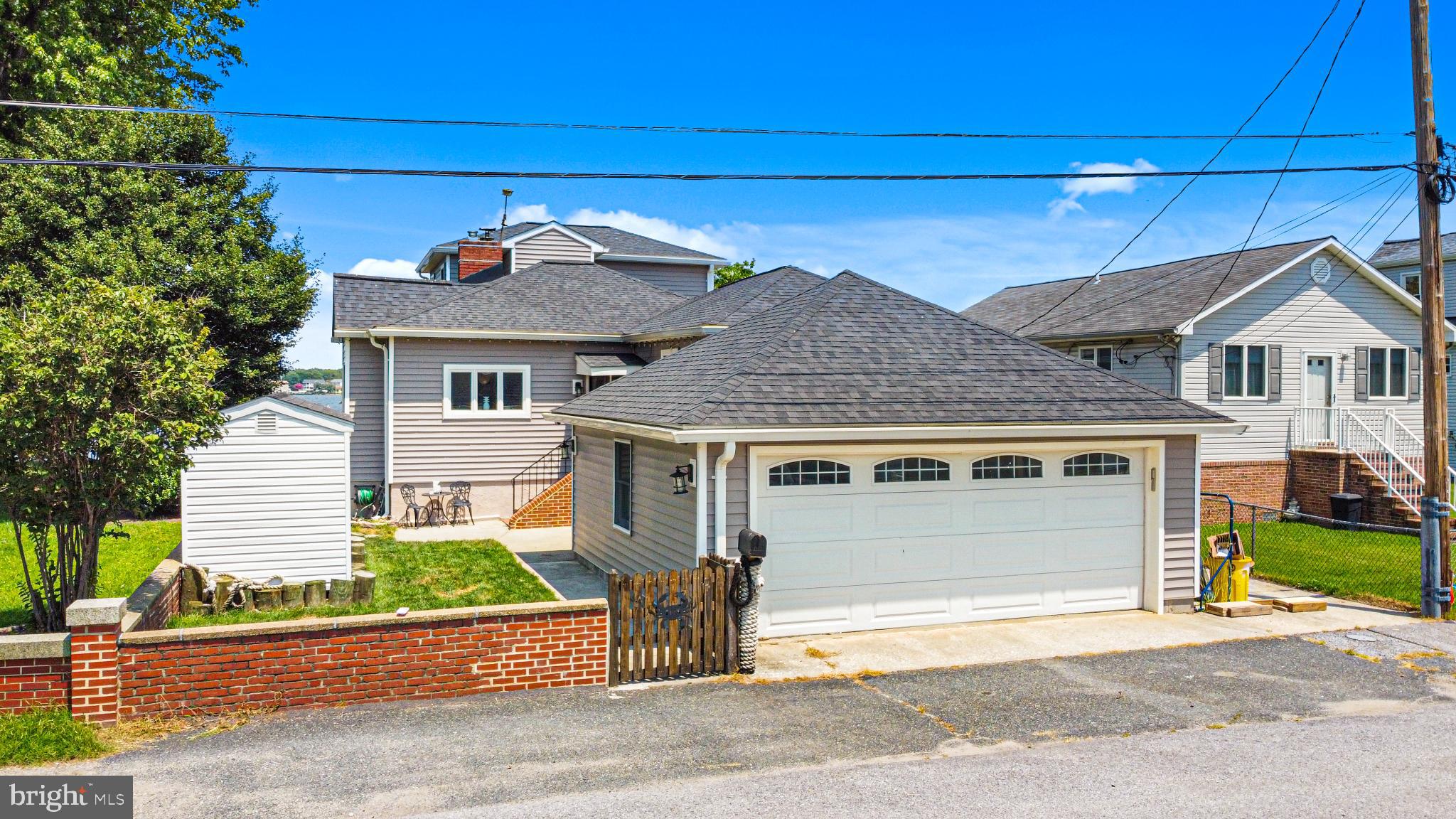 LYNCH POINT - Residential