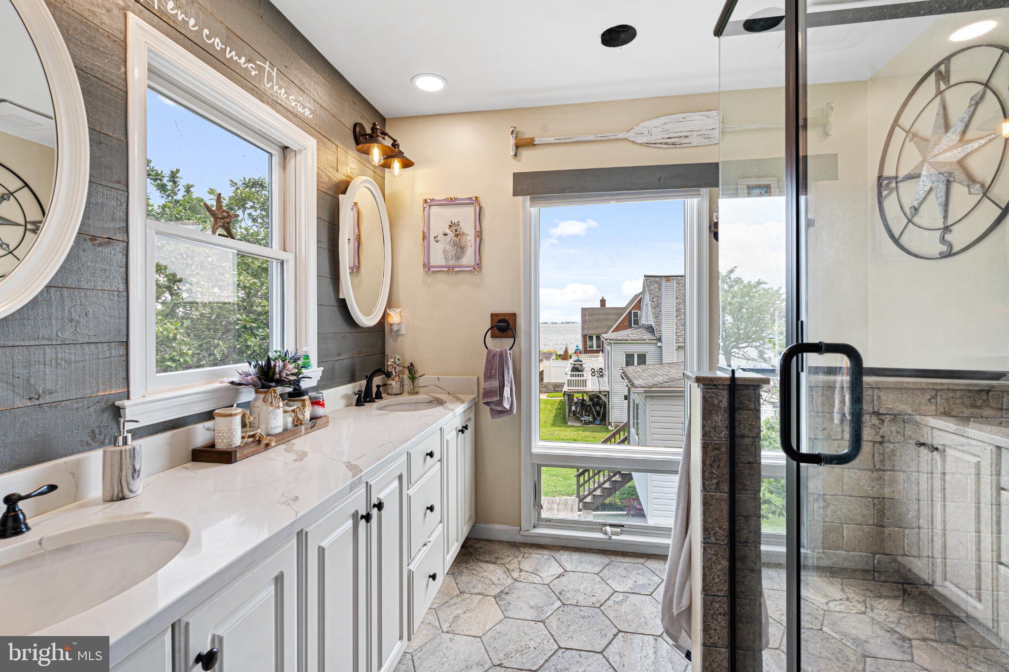 LYNCH POINT - Residential