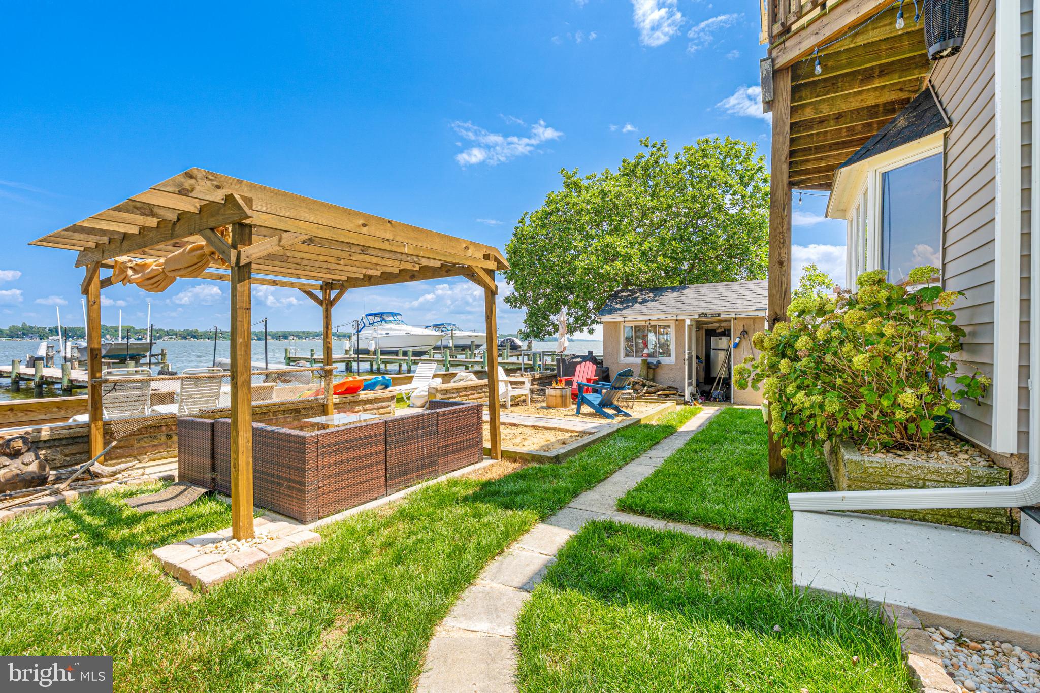 LYNCH POINT - Residential