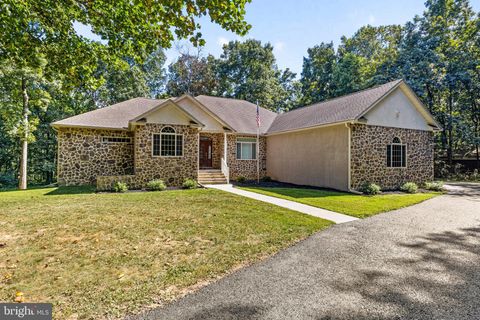 1982 WHYTE LANE SPRING GROVE PA 17362