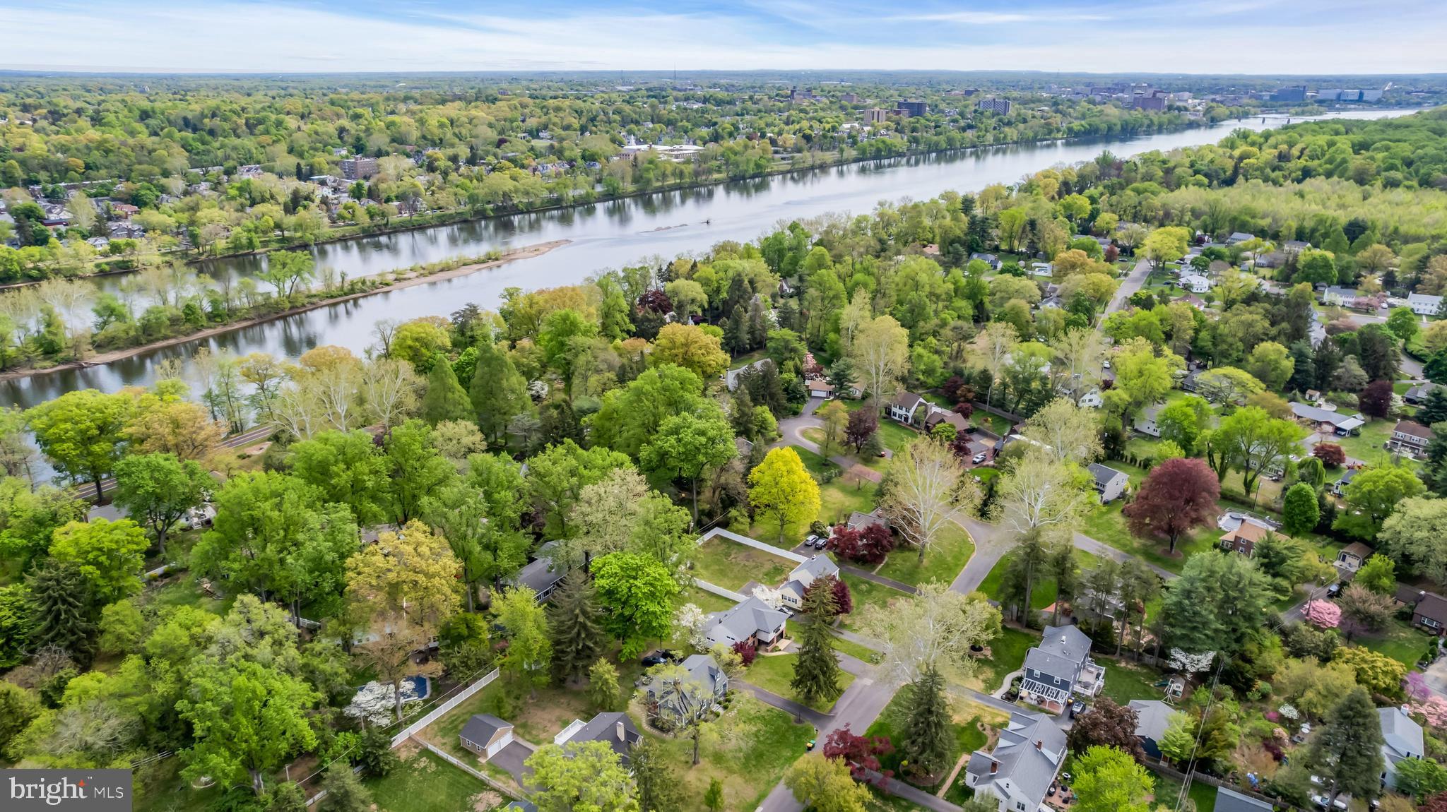 RIVER GLEN - Residential