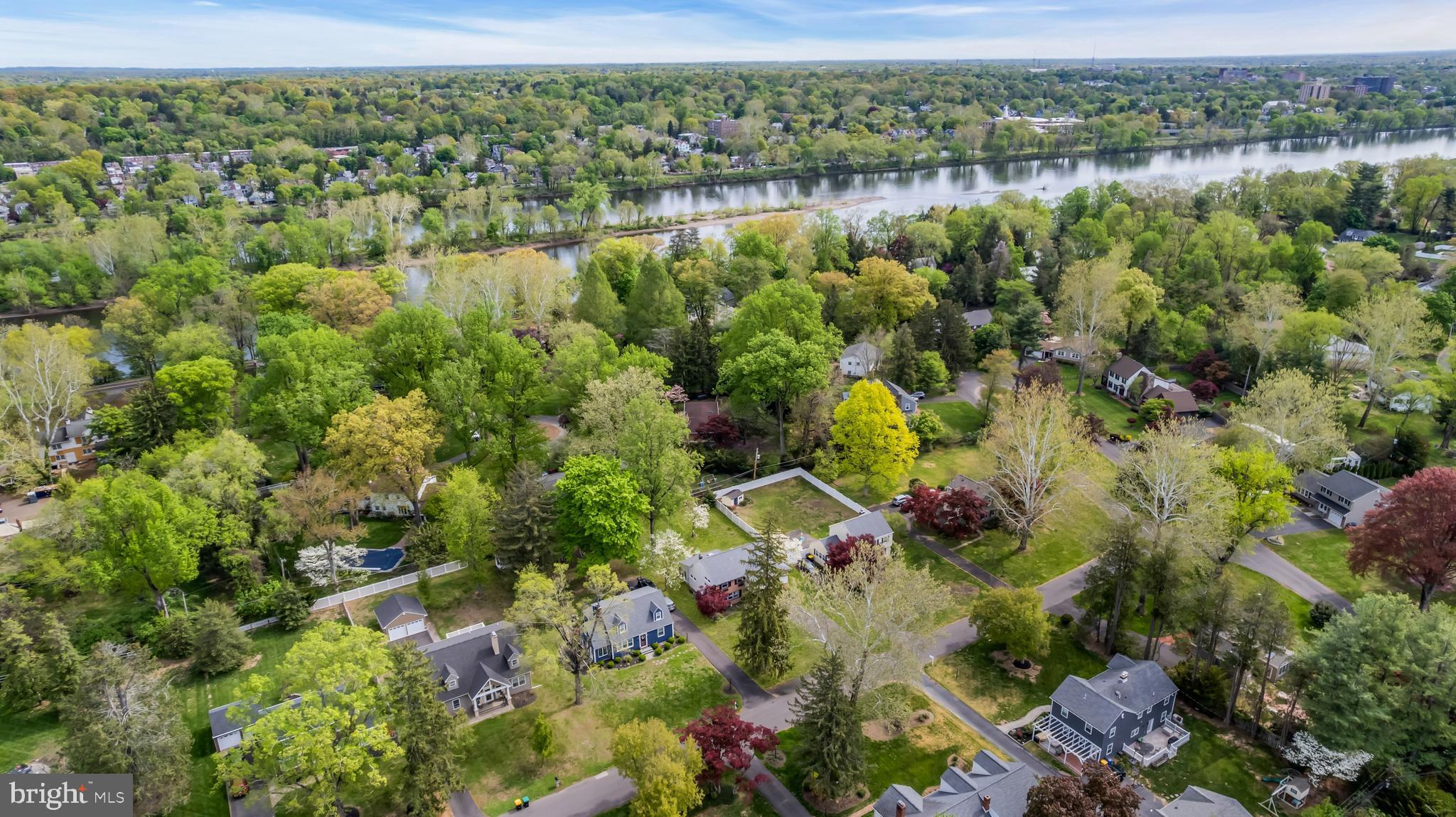 RIVER GLEN - Residential