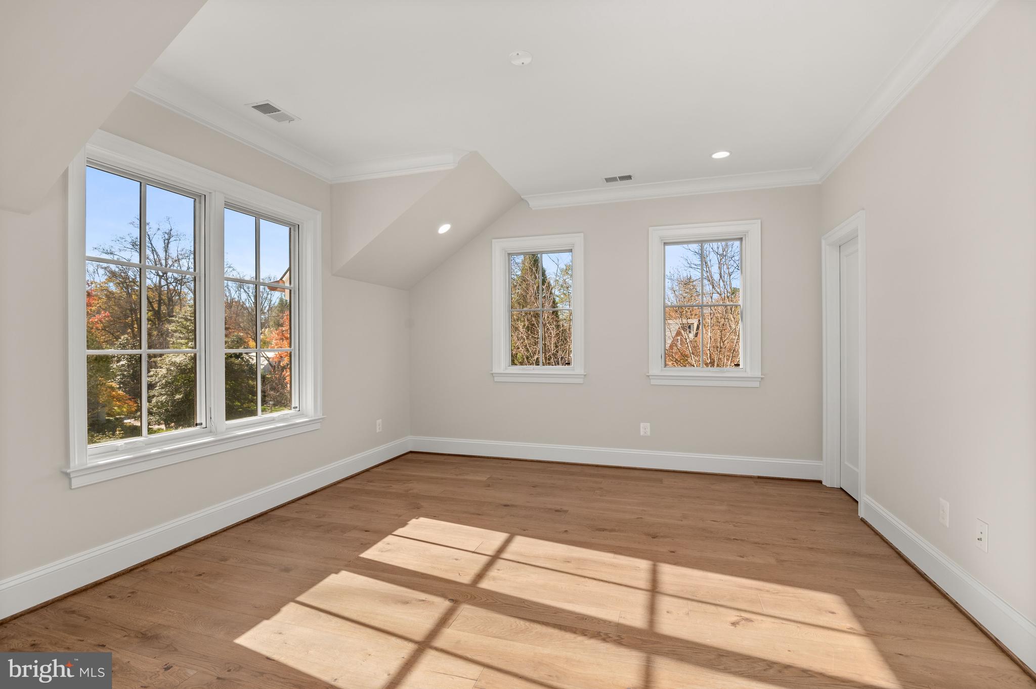 SPRING VALLEY - Residential