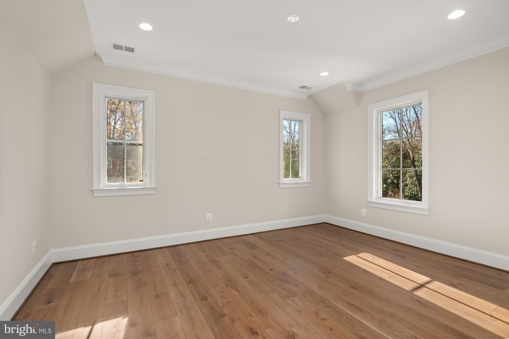 SPRING VALLEY - Residential